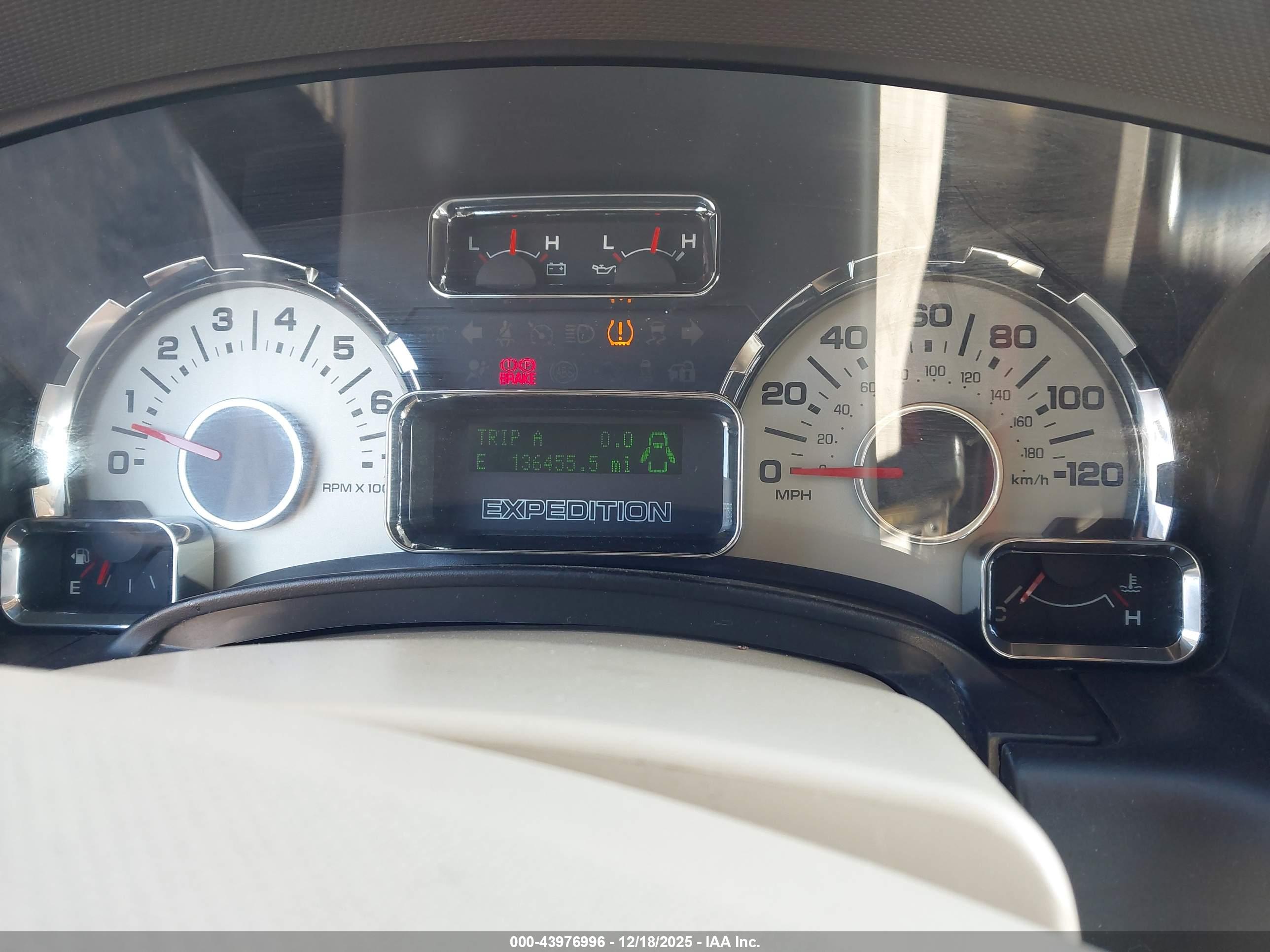 FORD EXPEDITION image 7