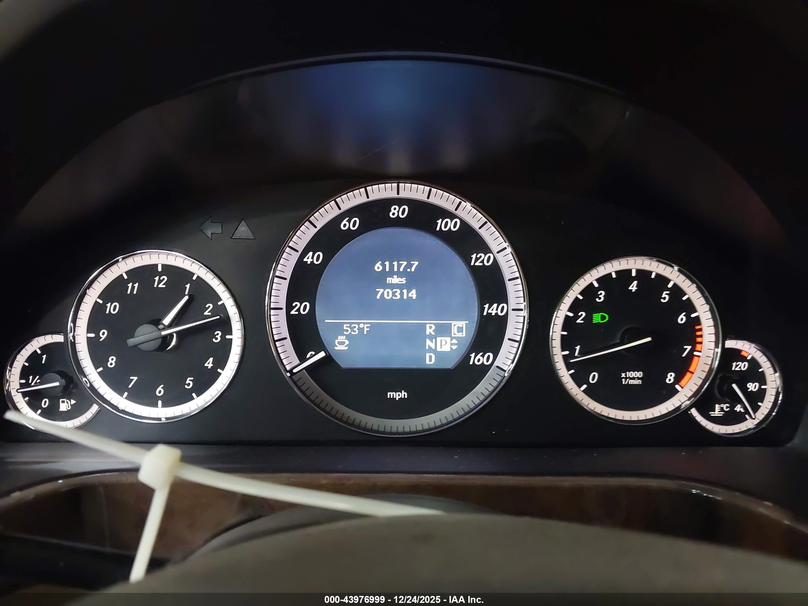 MERCEDES-BENZ E image 7