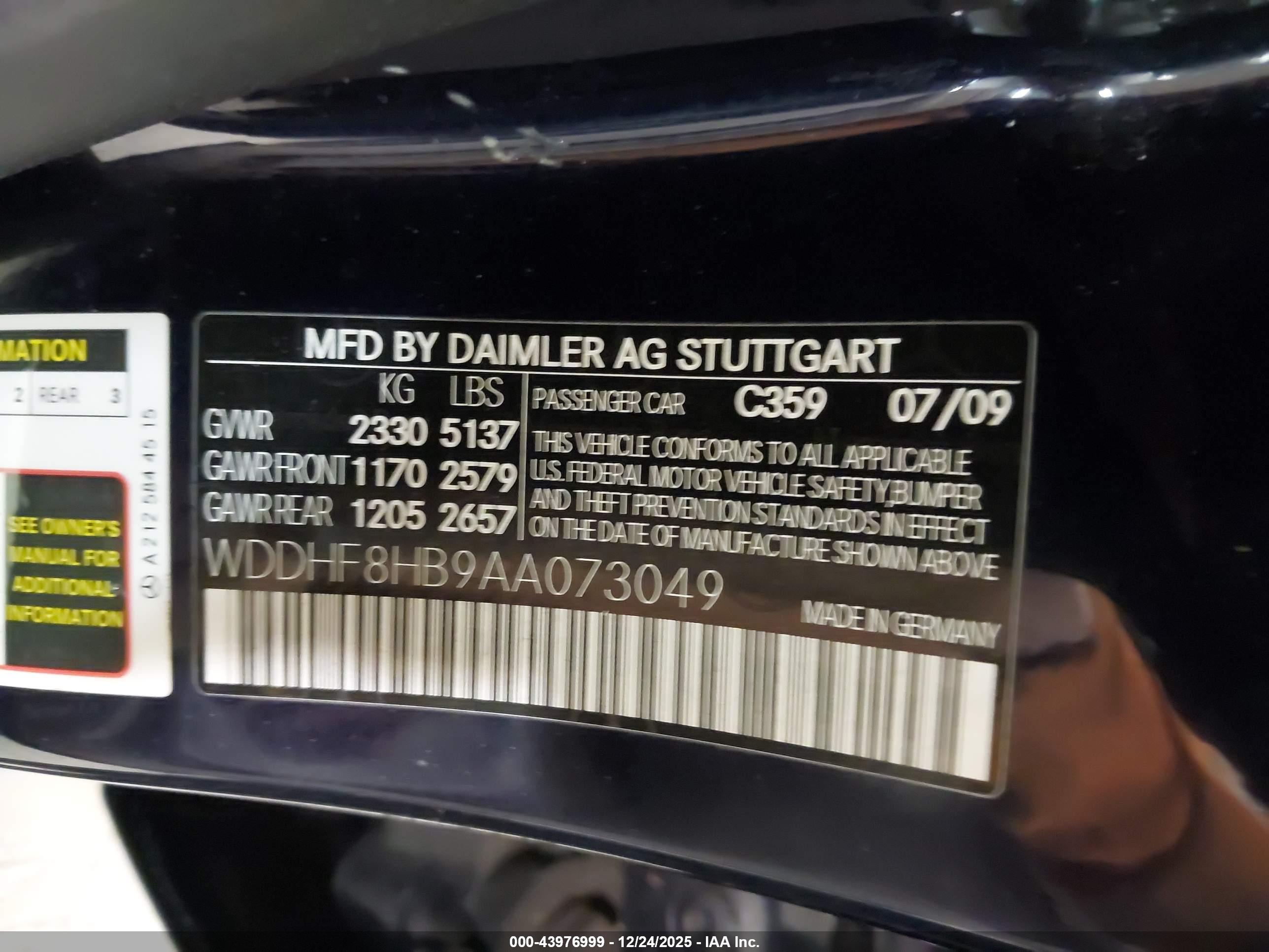 MERCEDES-BENZ E image 9