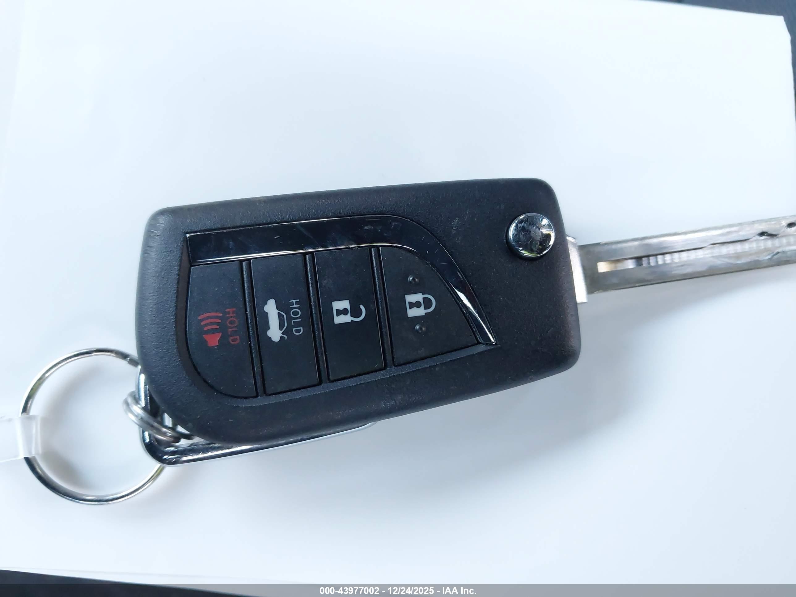 TOYOTA CAMRY image 11