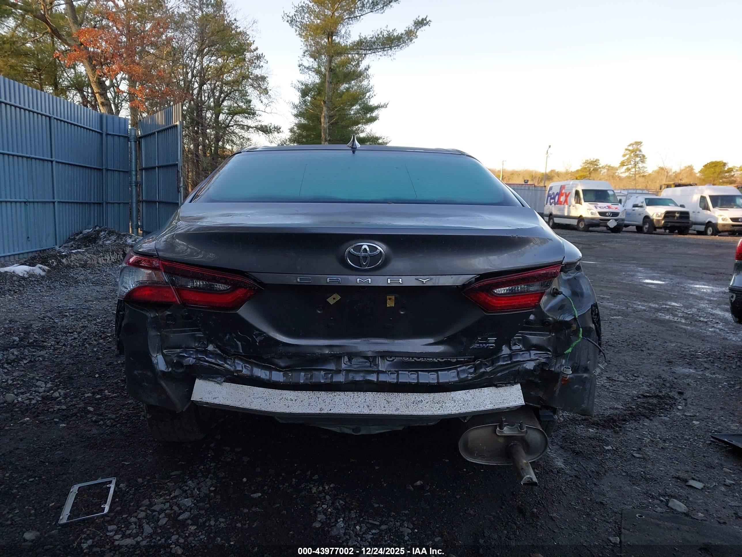 TOYOTA CAMRY image 6