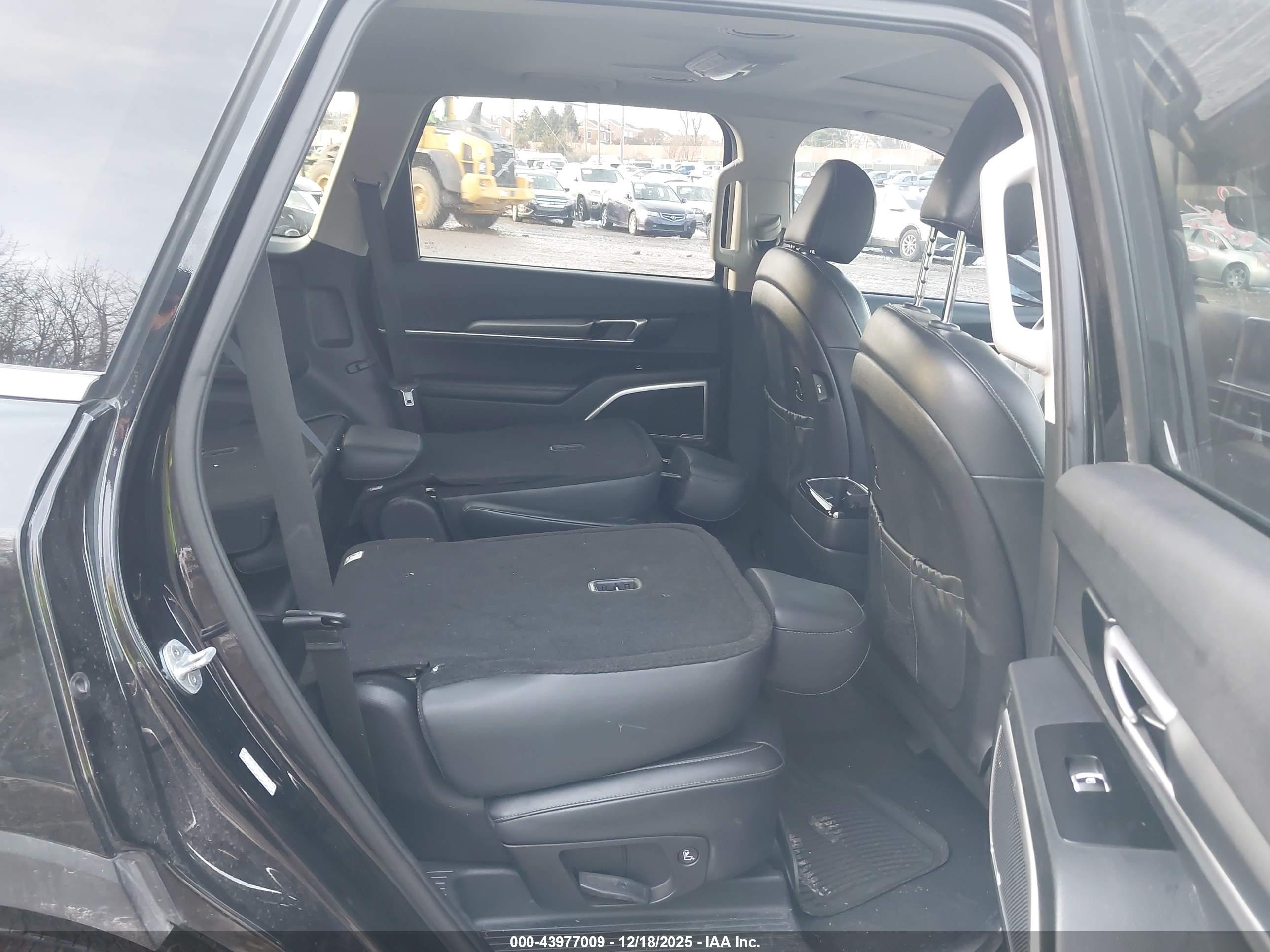 KIA TELLURIDE image 8