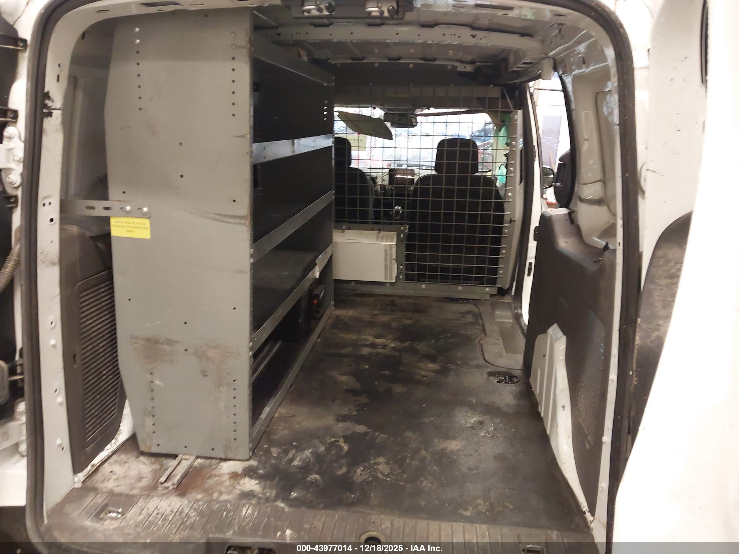 FORD TRANSIT image 8