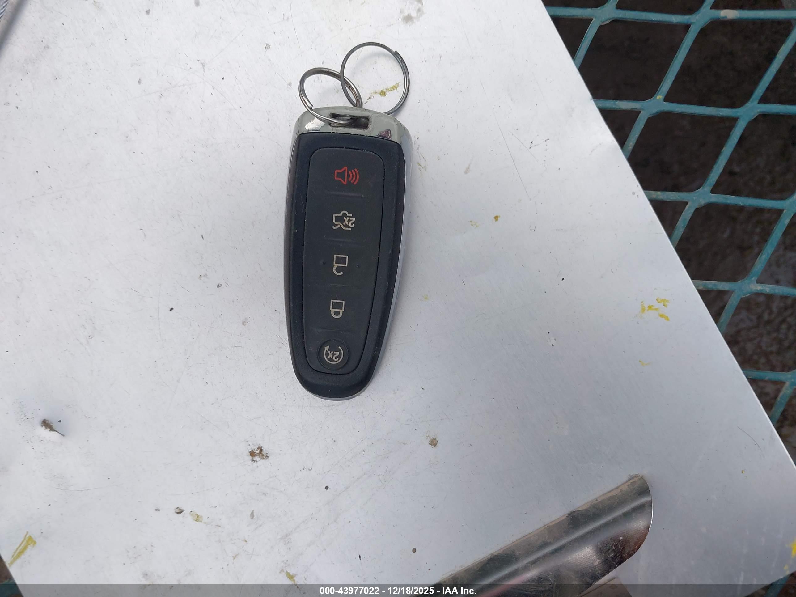 FORD ESCAPE image 11