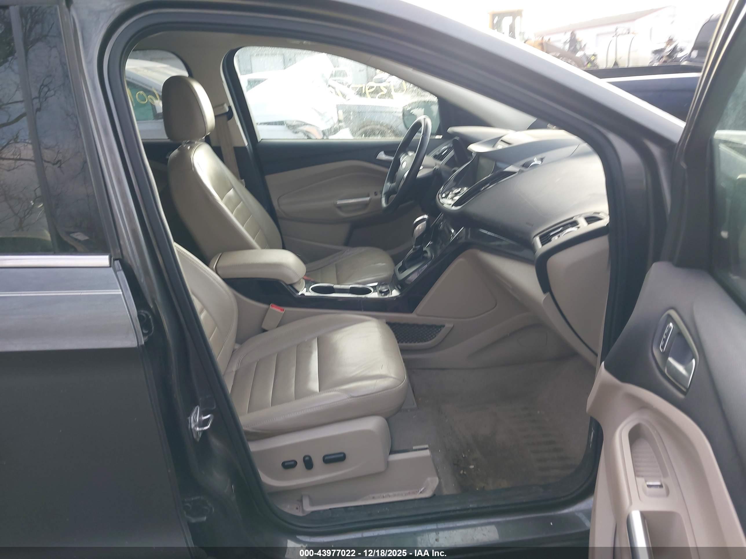 FORD ESCAPE image 5