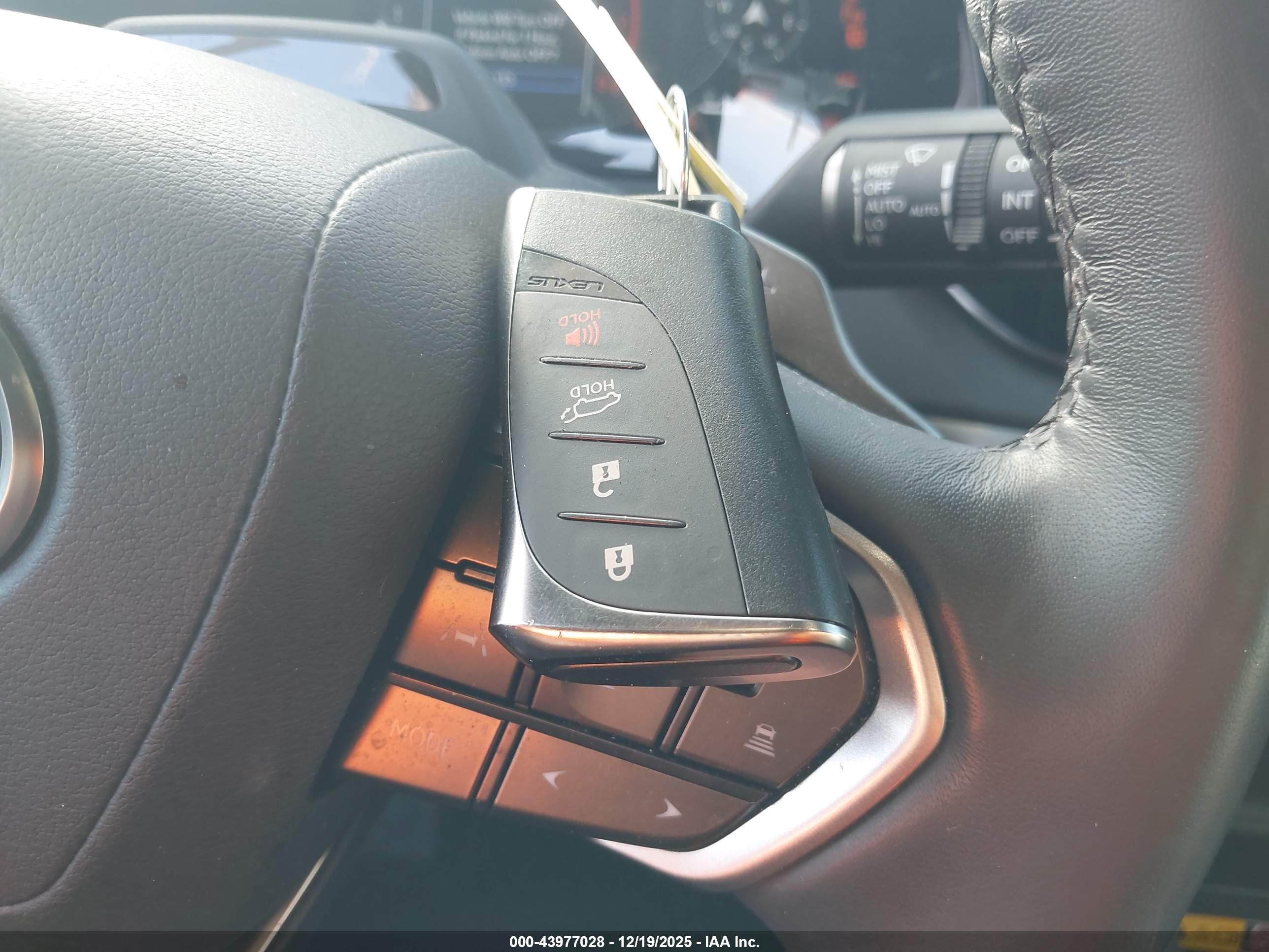 LEXUS RX image 11