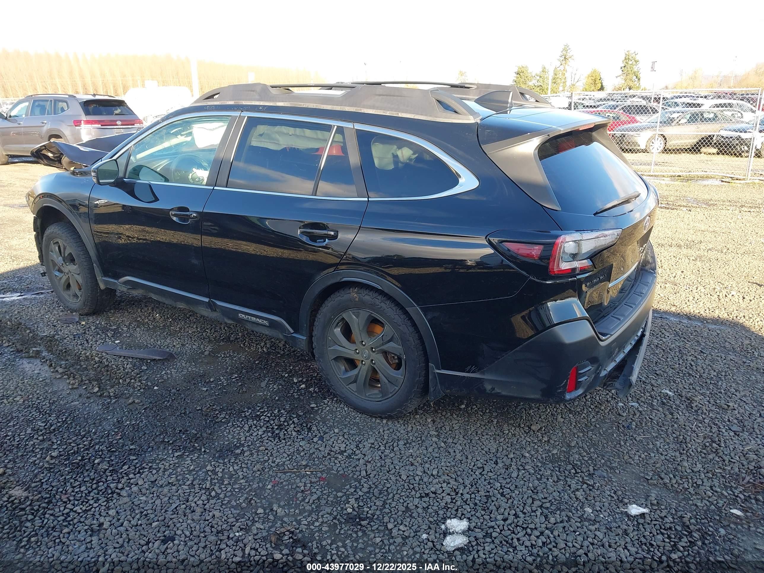 SUBARU OUTBACK image 3