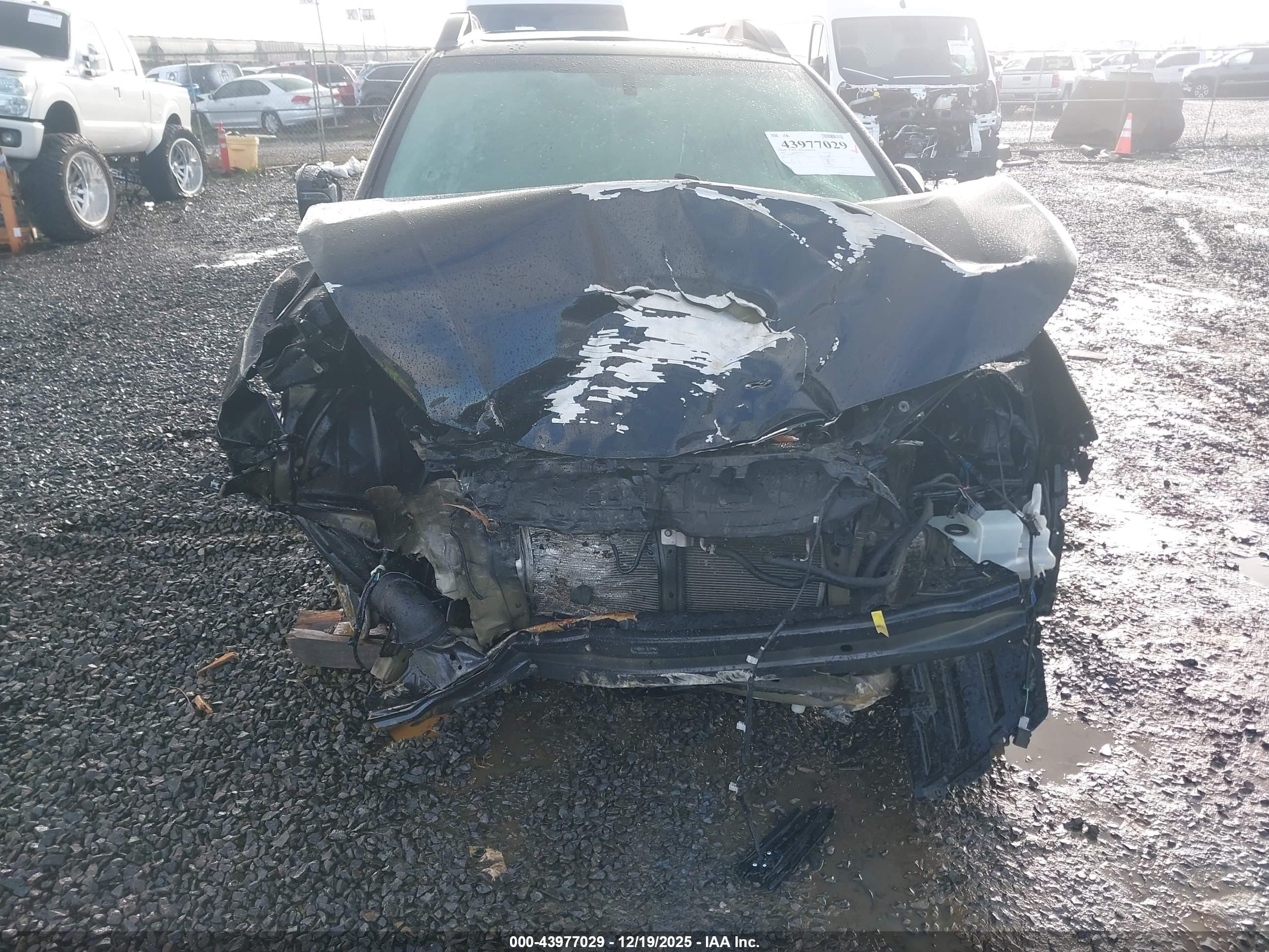 SUBARU OUTBACK image 6