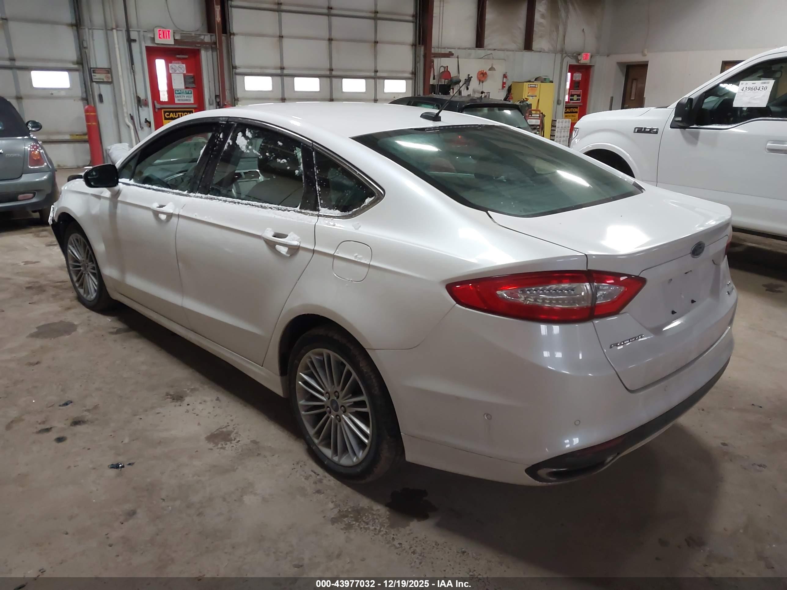 FORD FUSION image 3