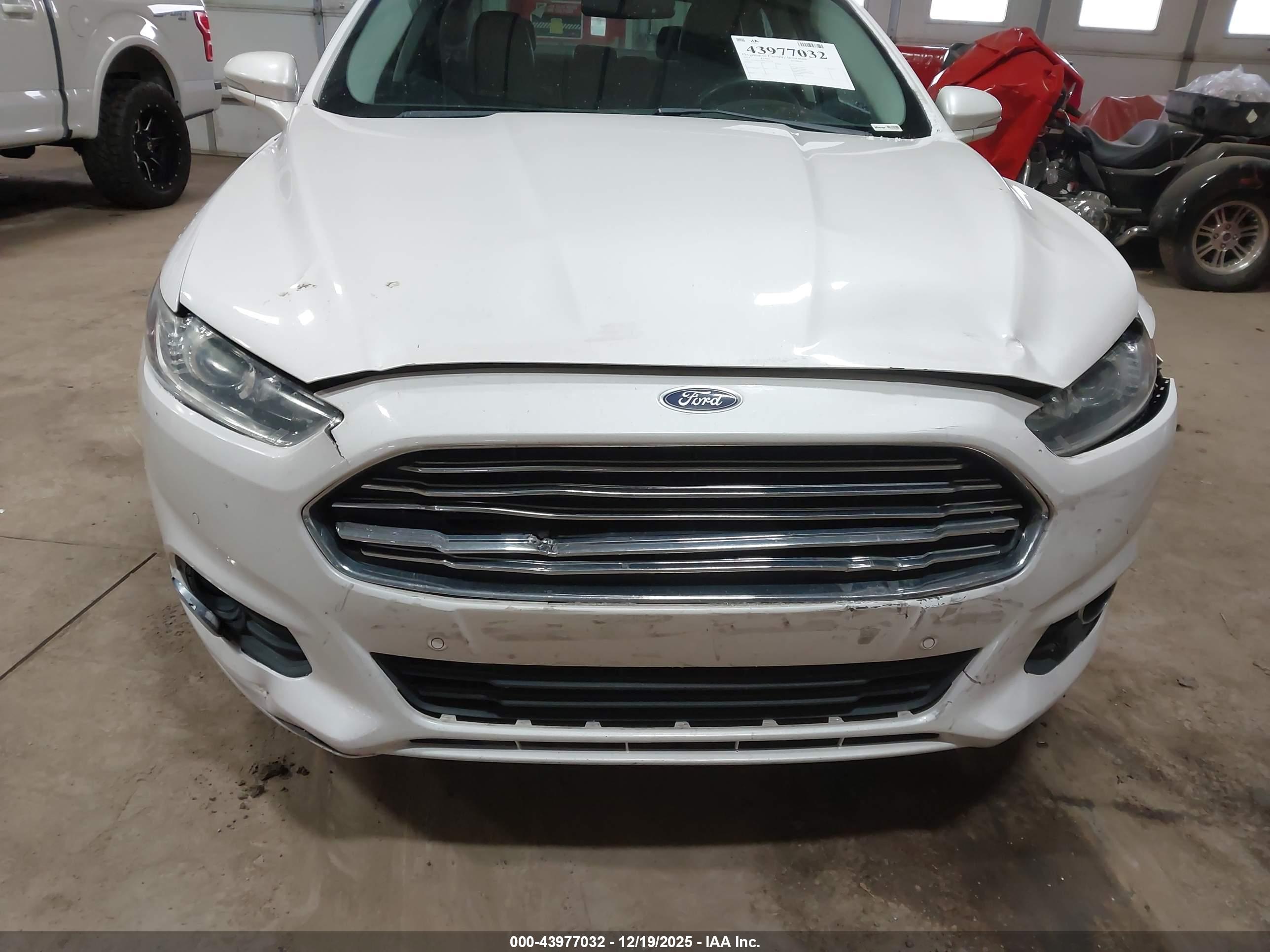 FORD FUSION image 6