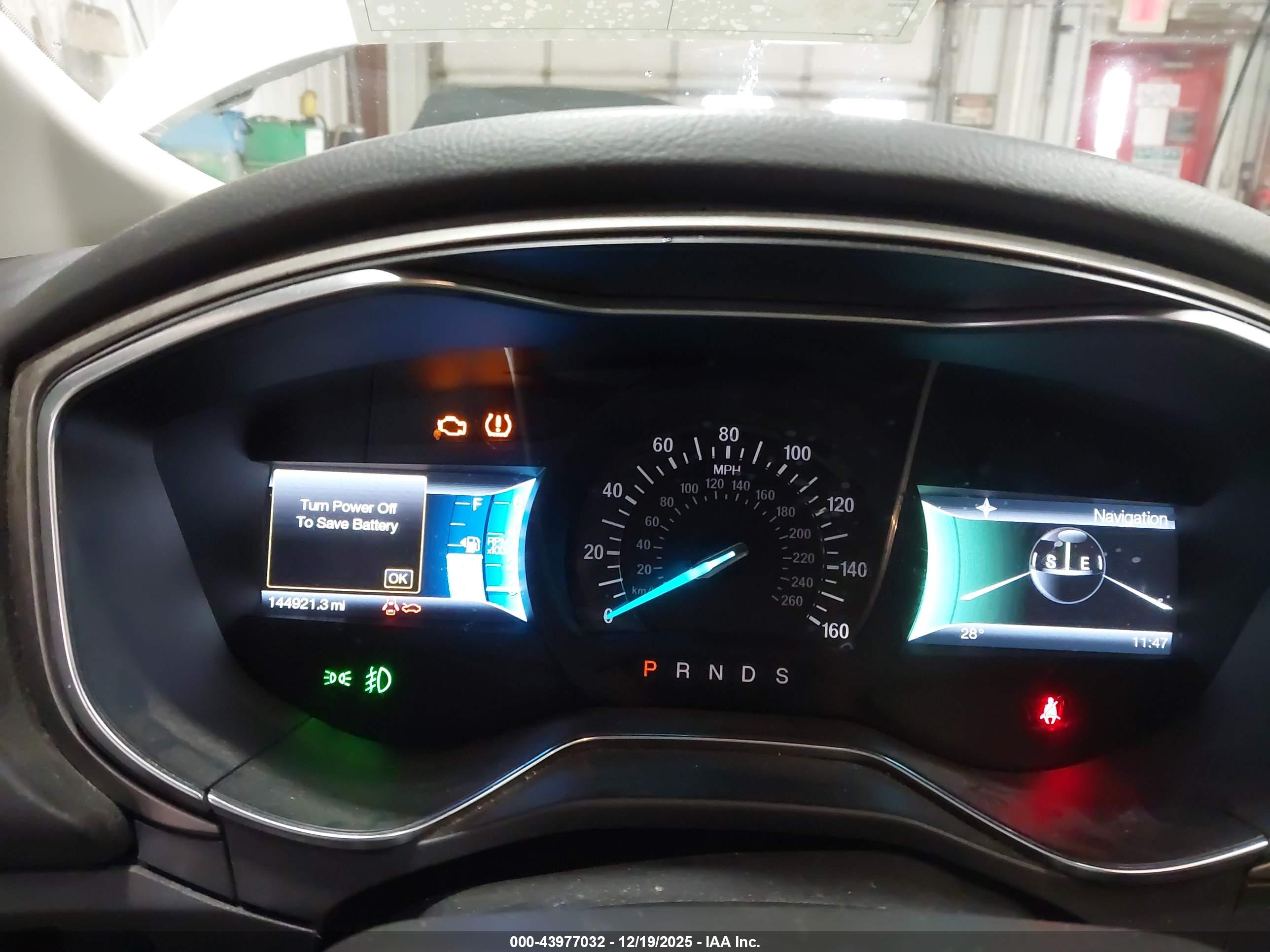 FORD FUSION image 7