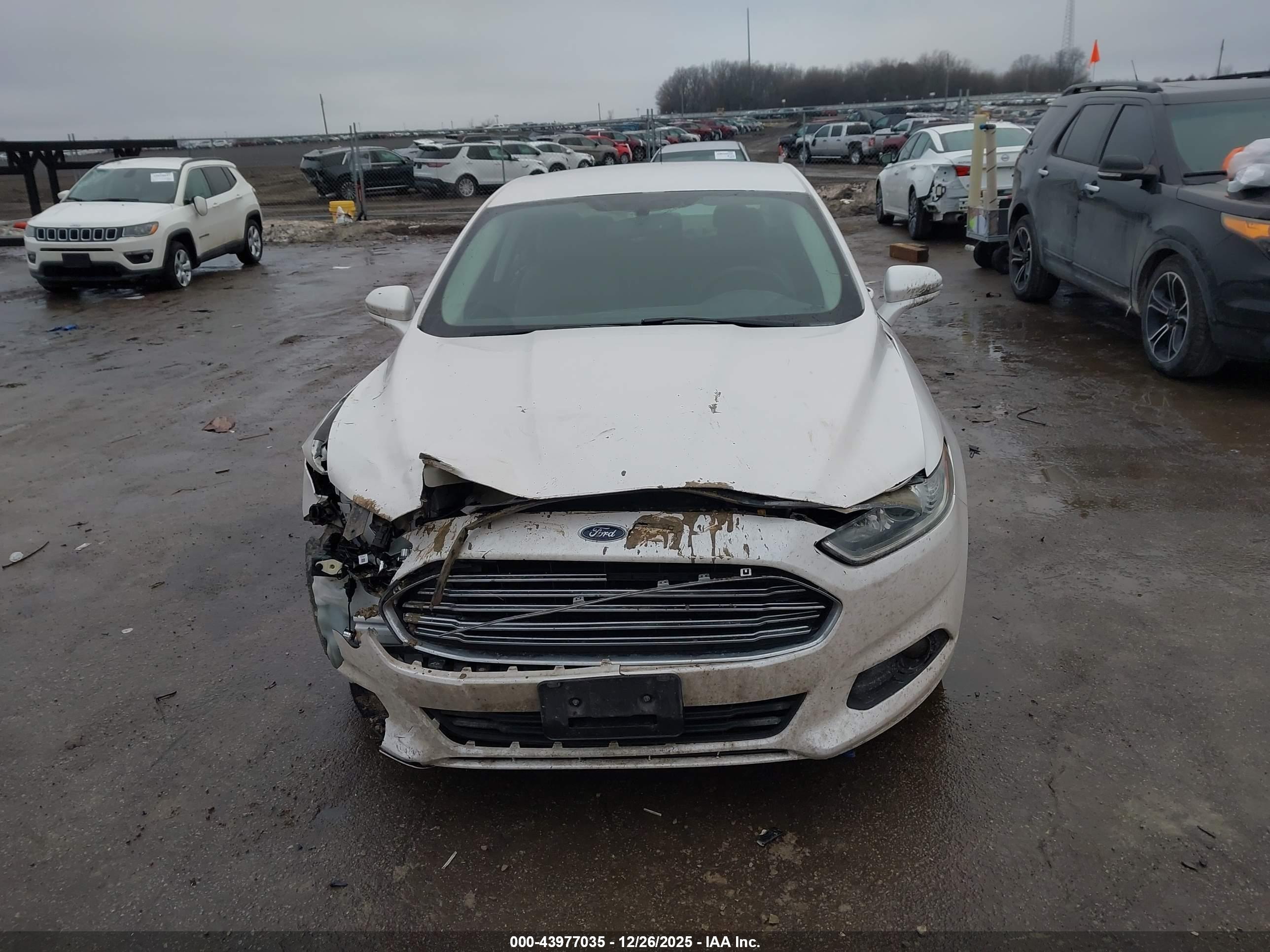 FORD FUSION image 6