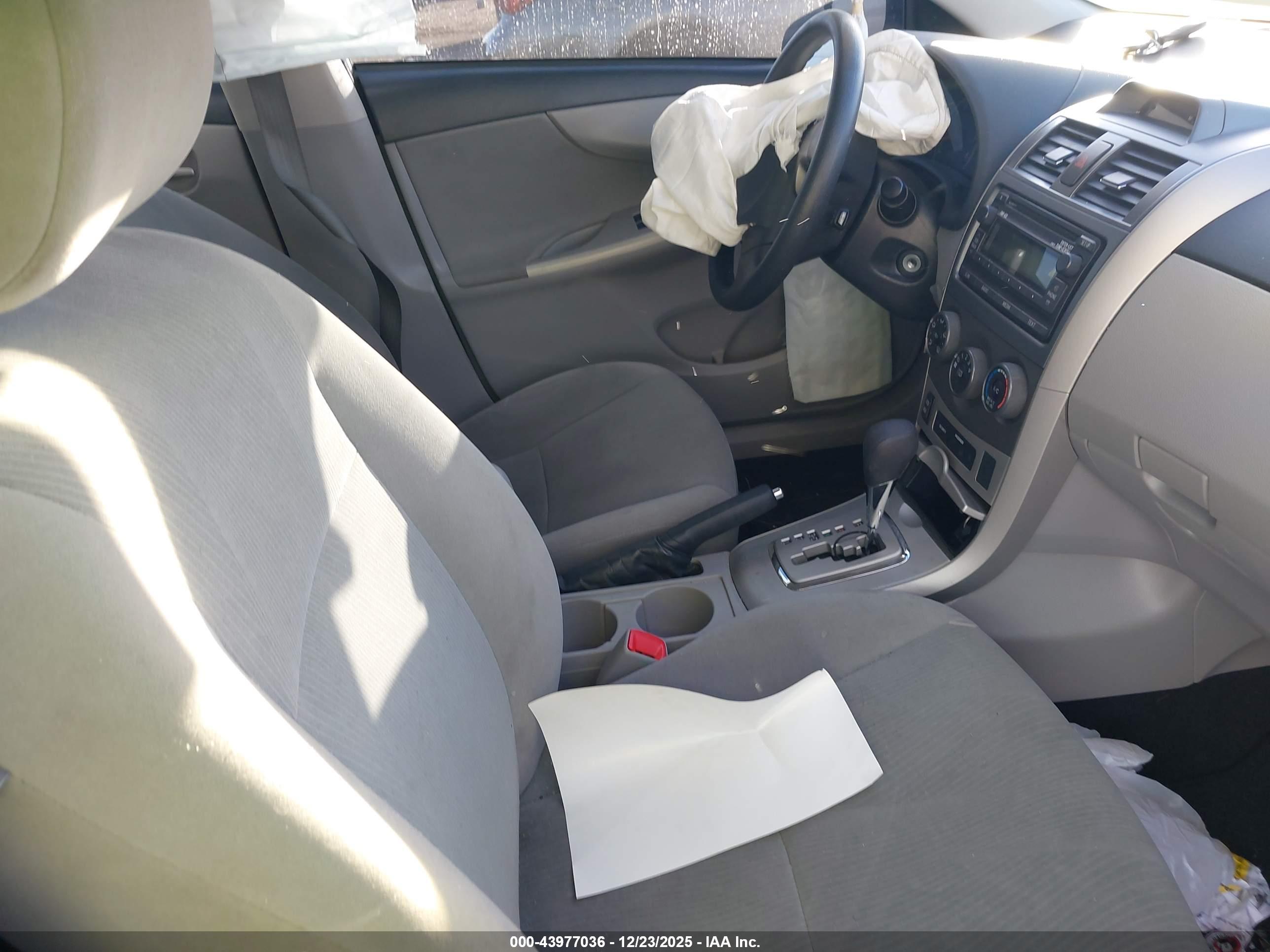TOYOTA COROLLA image 5