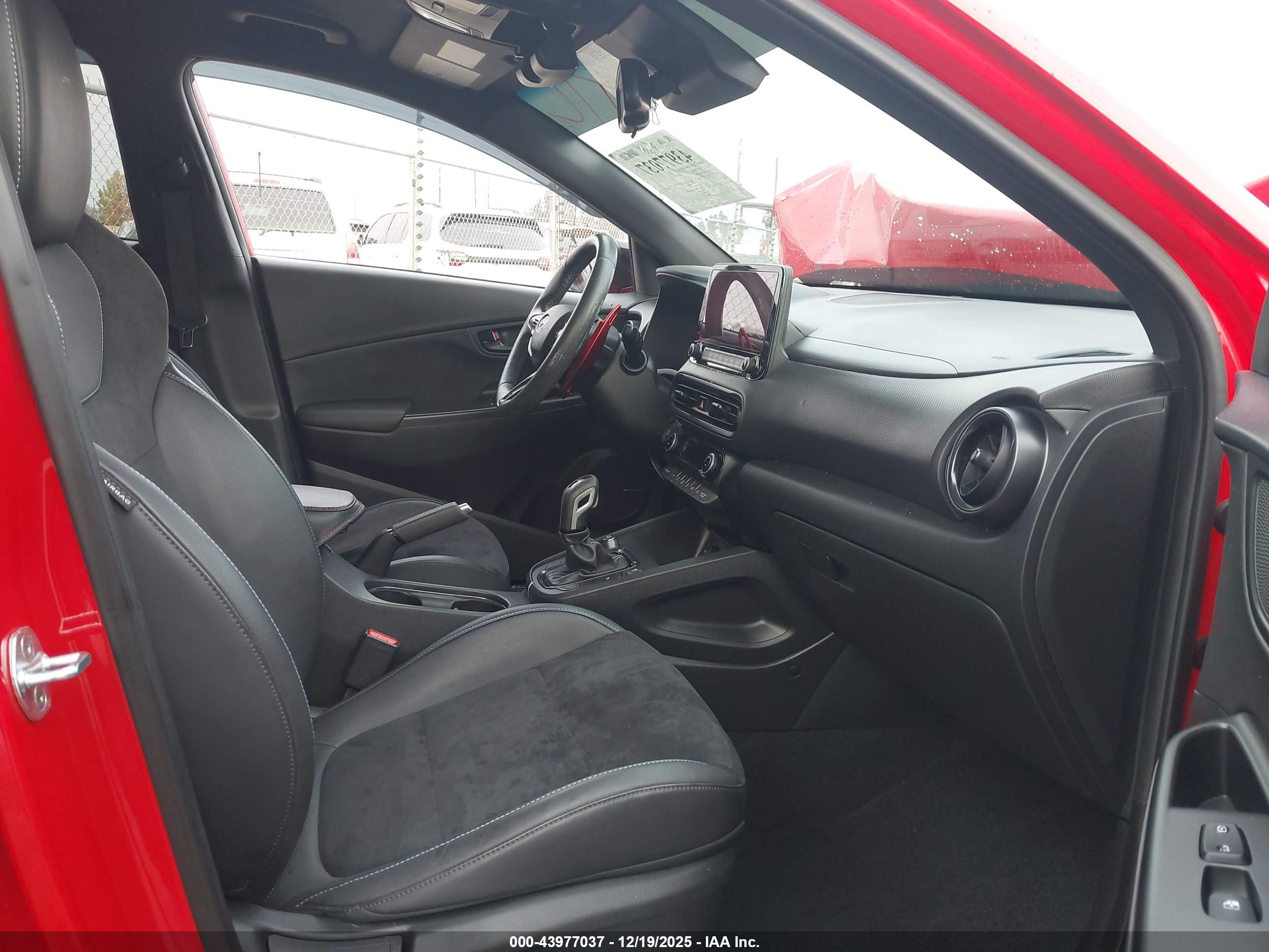 HYUNDAI KONA image 5