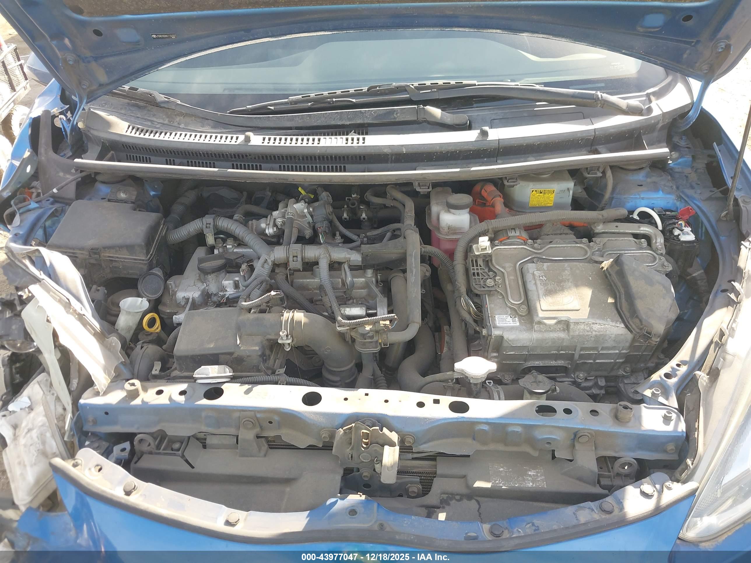 TOYOTA PRIUS image 10