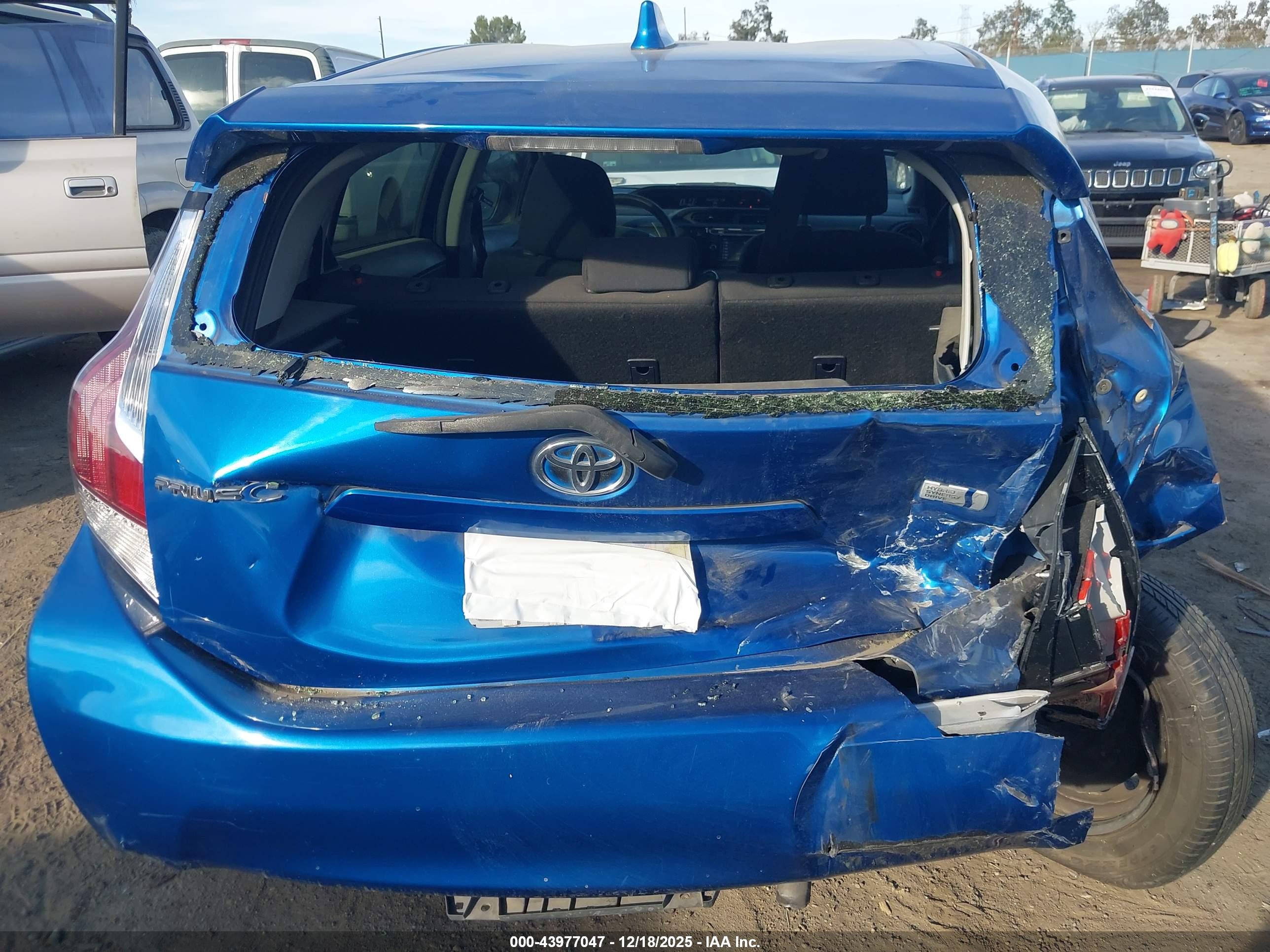 TOYOTA PRIUS image 6