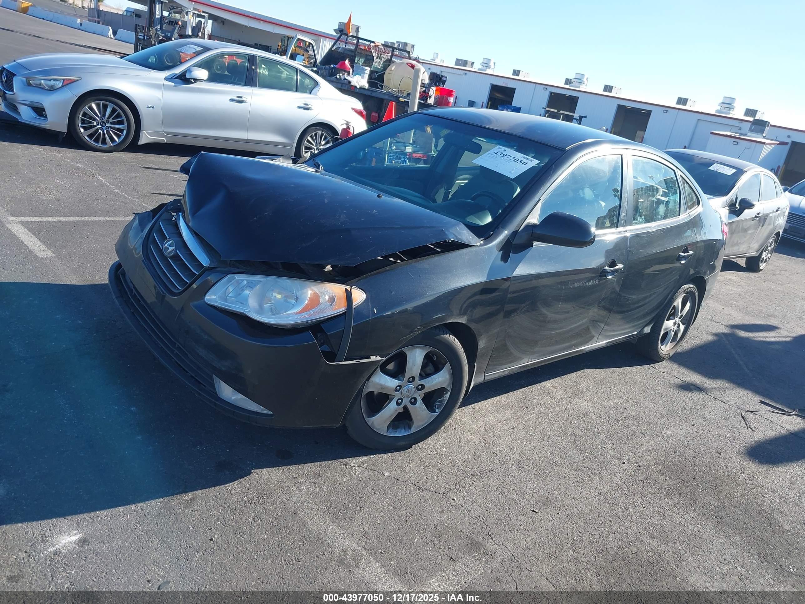 HYUNDAI ELANTRA image 2