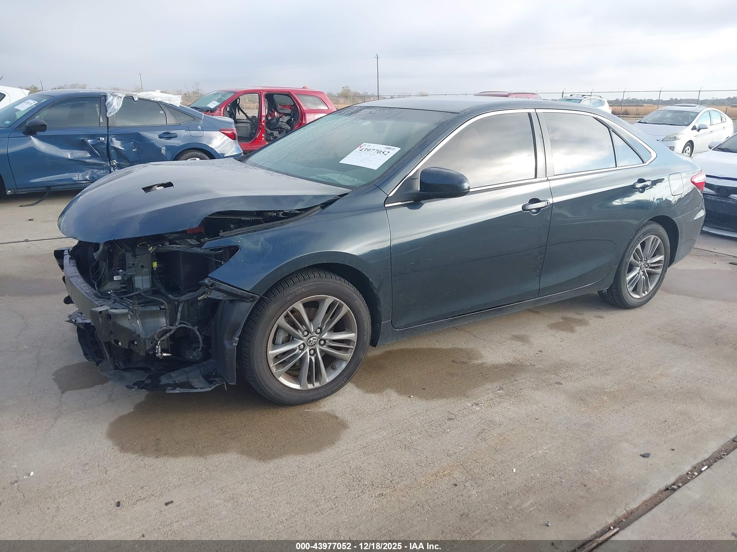 TOYOTA CAMRY image 2