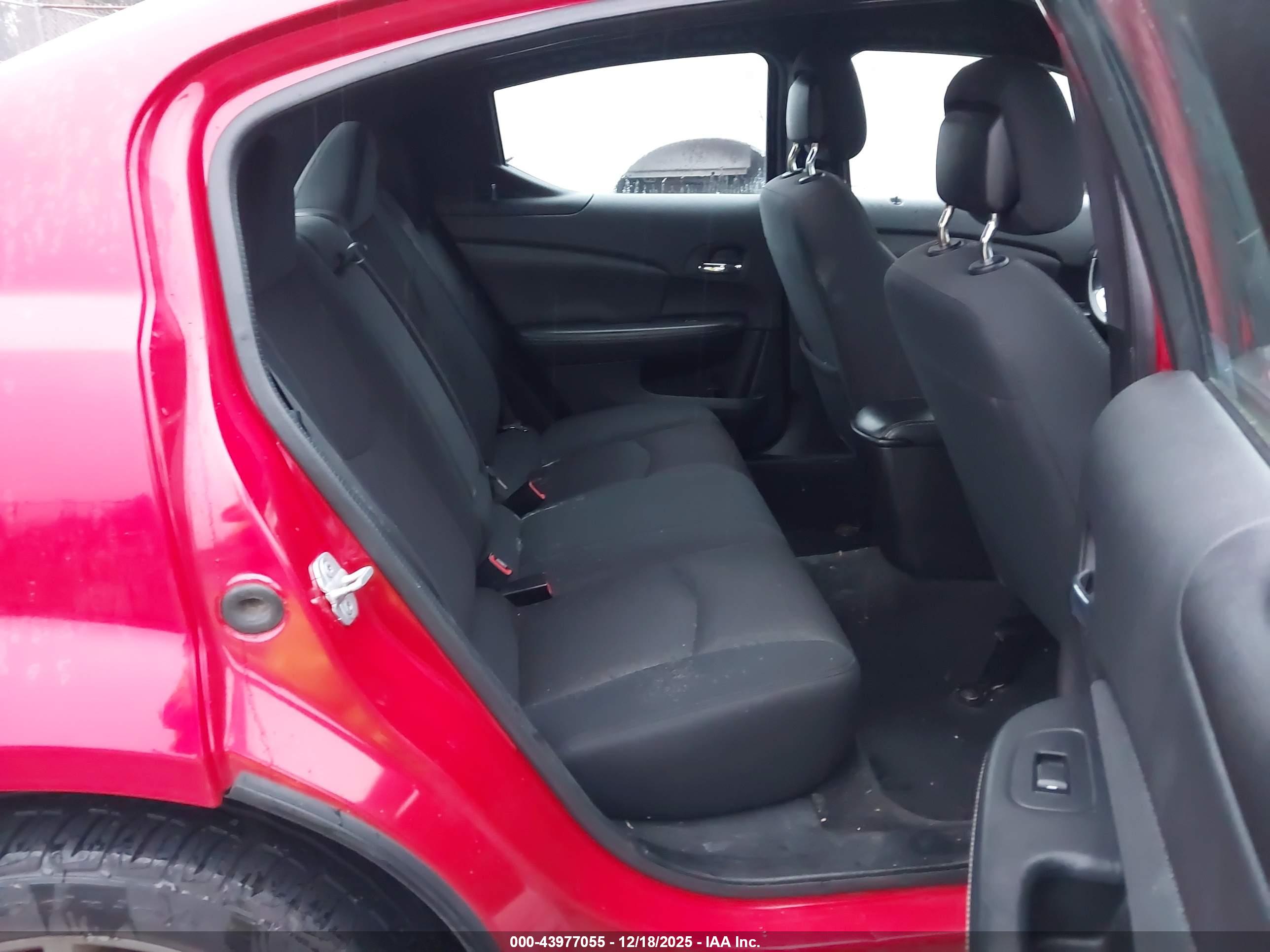 DODGE AVENGER image 8