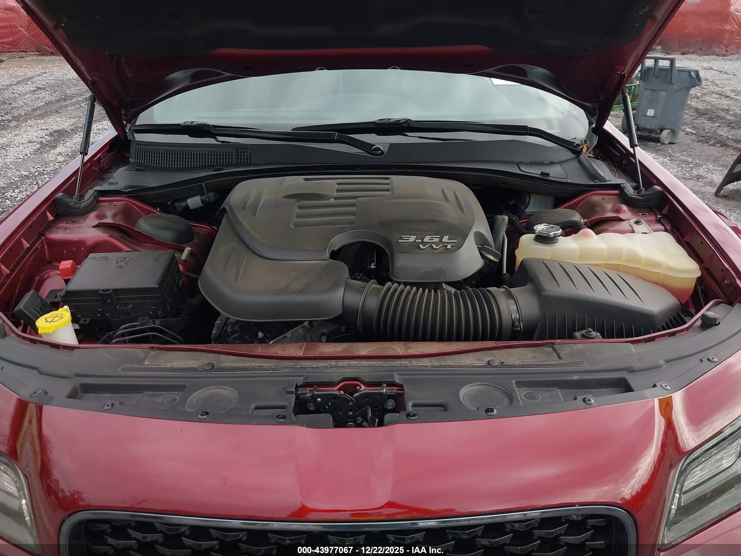 CHRYSLER 300 image 10