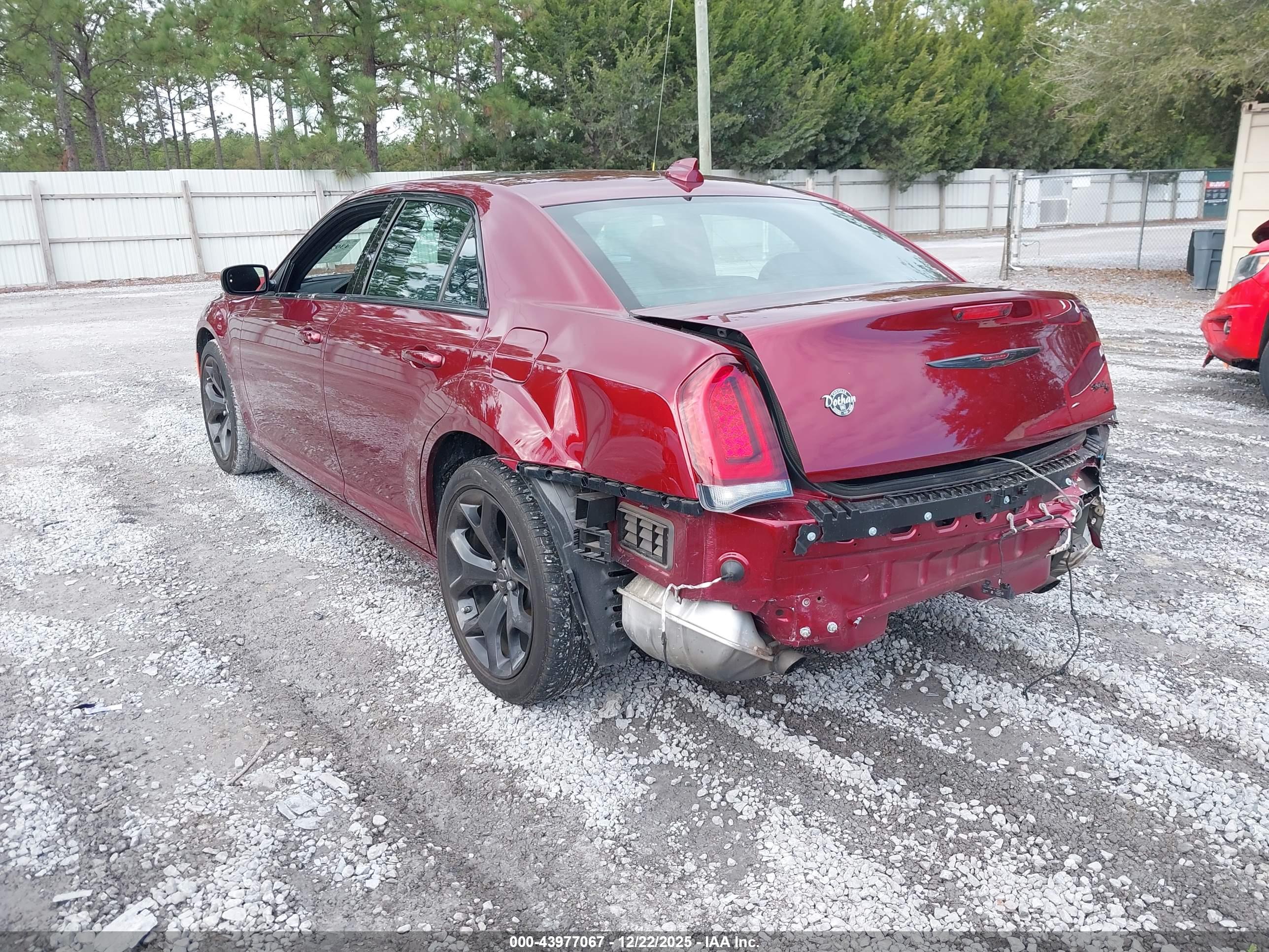 CHRYSLER 300 image 3