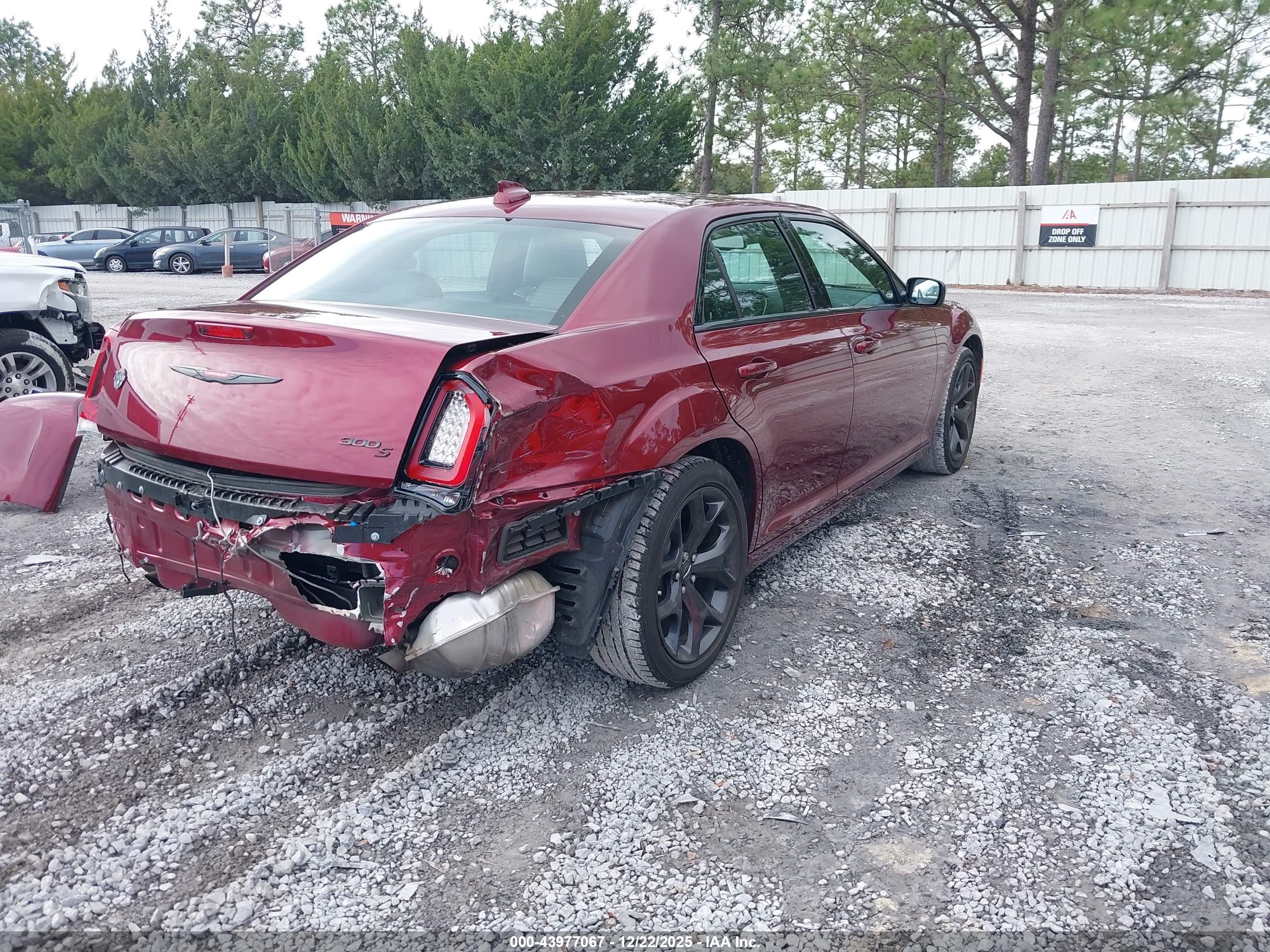 CHRYSLER 300 image 4