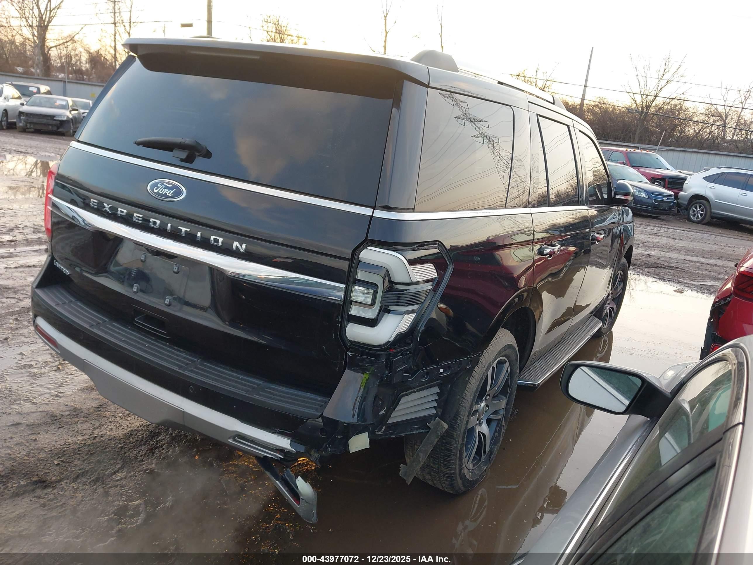 FORD EXPEDITION image 4