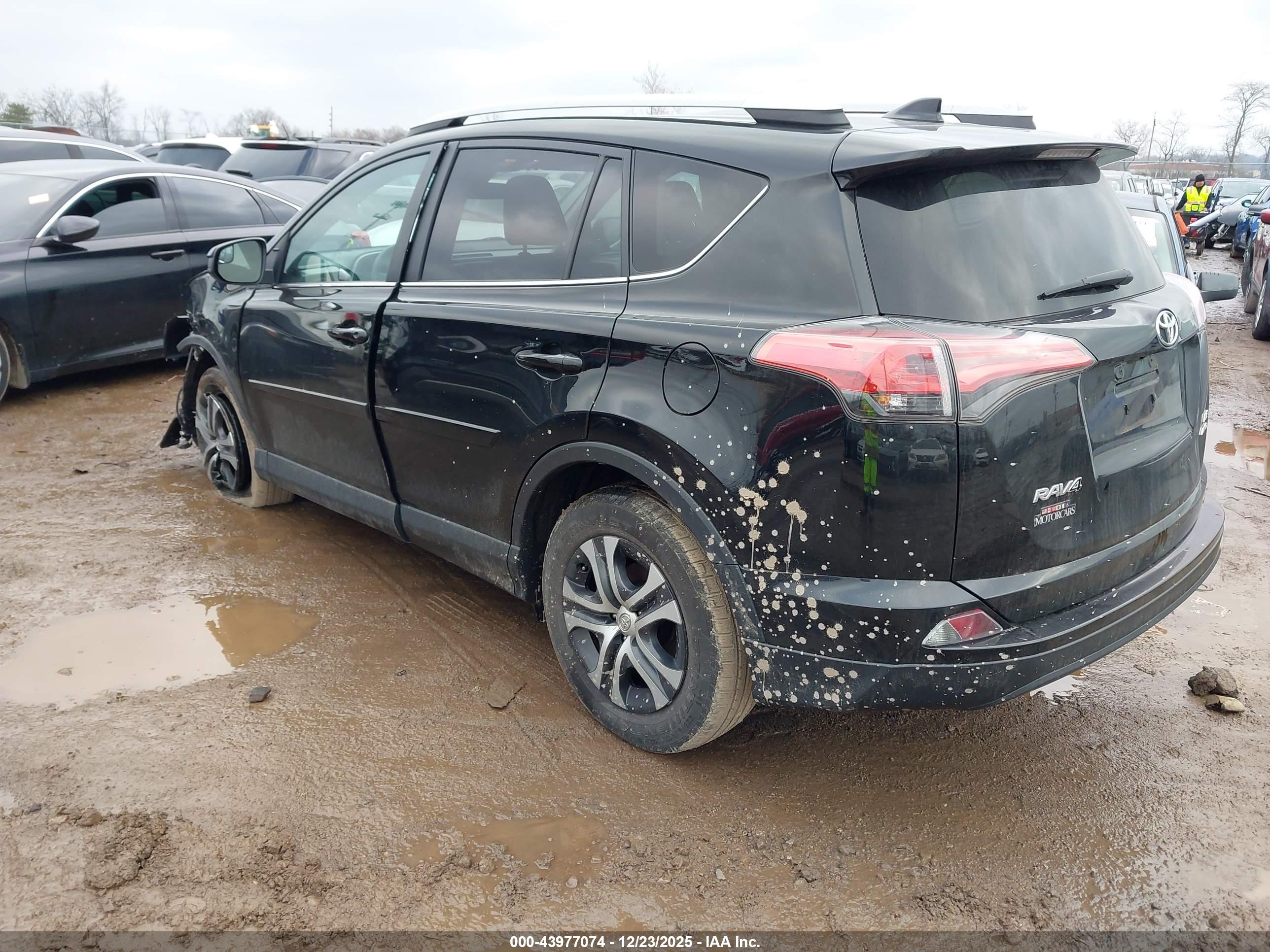 TOYOTA RAV4 image 3