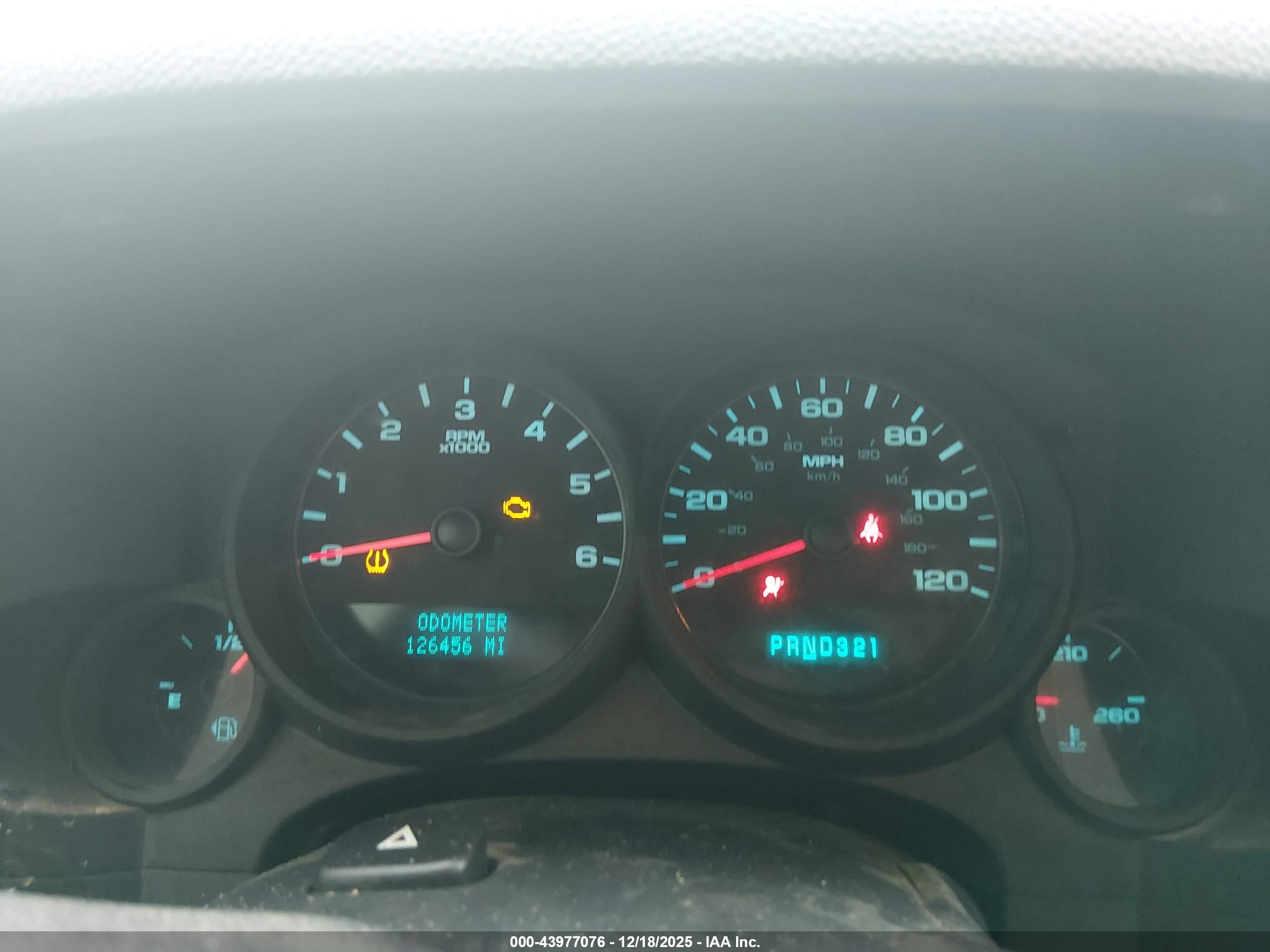 CHEVROLET SILVERADO image 7