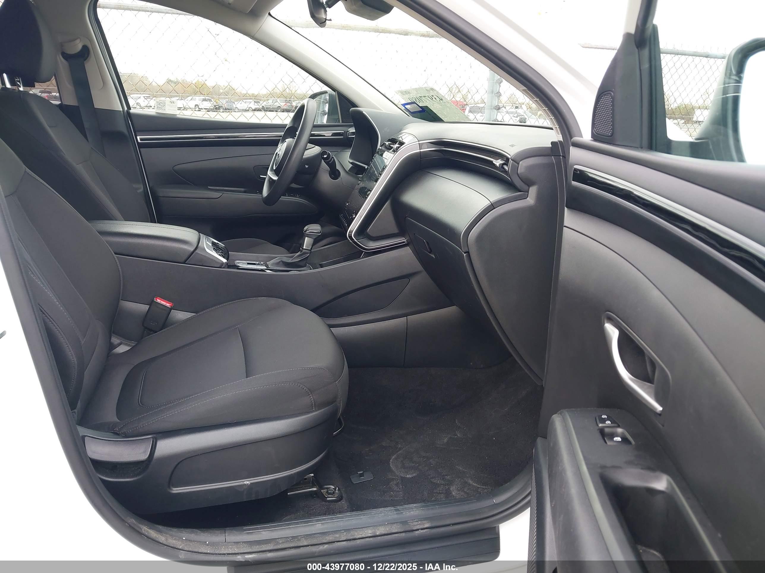 HYUNDAI TUCSON image 5
