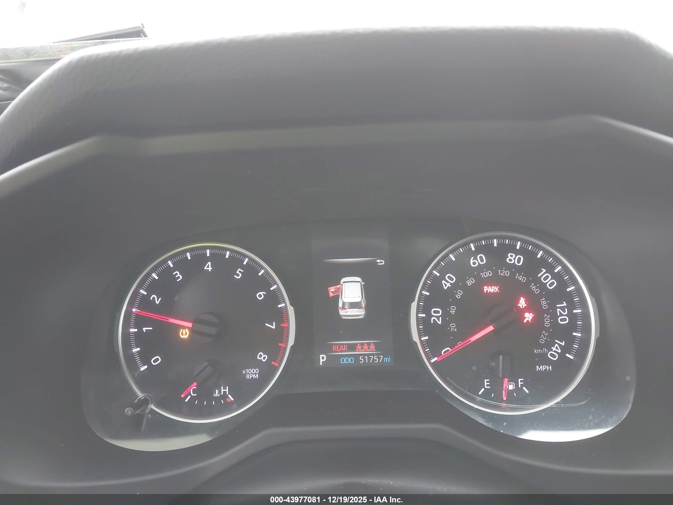 TOYOTA RAV4 image 7