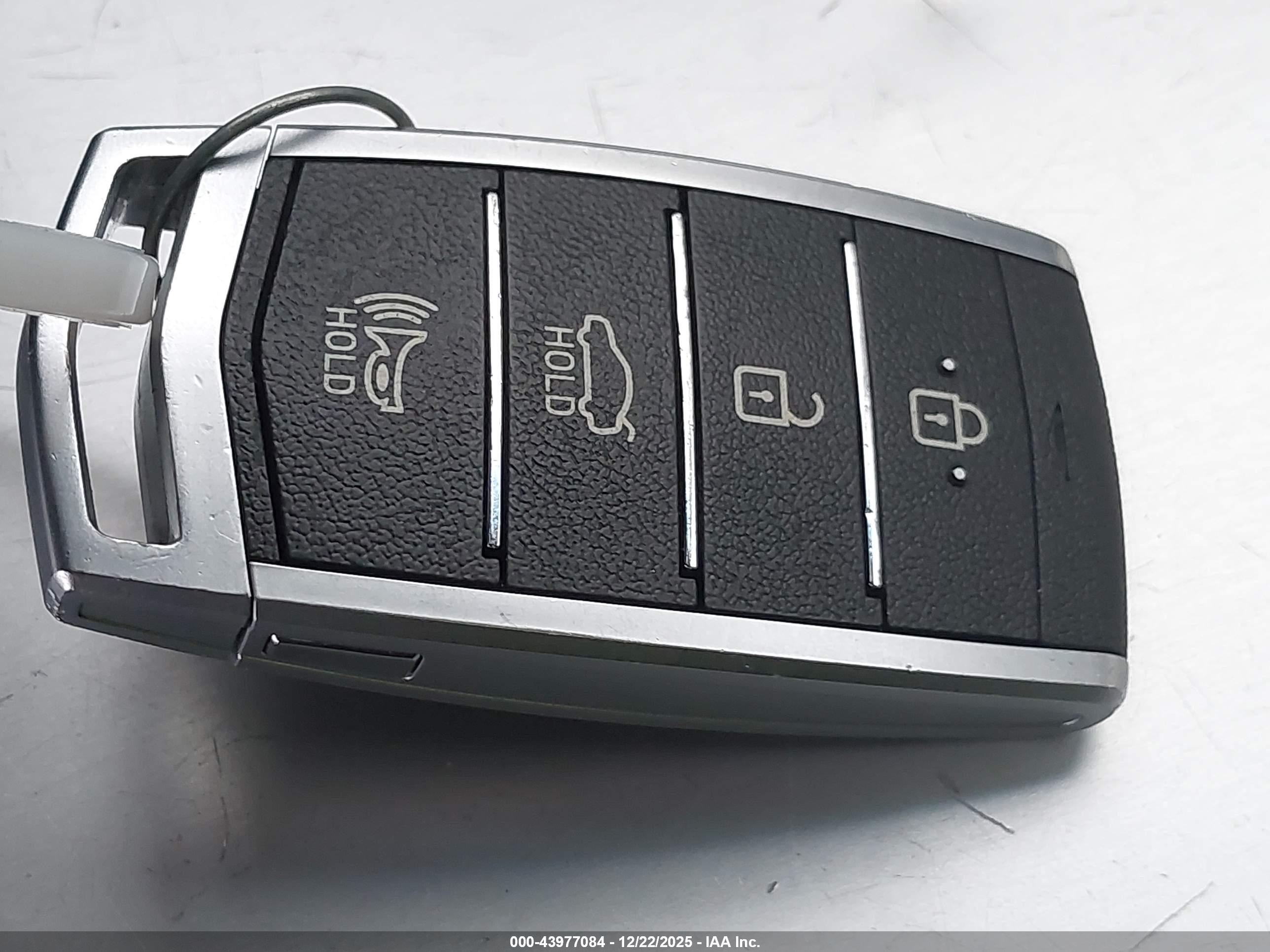 GENESIS G80 image 11