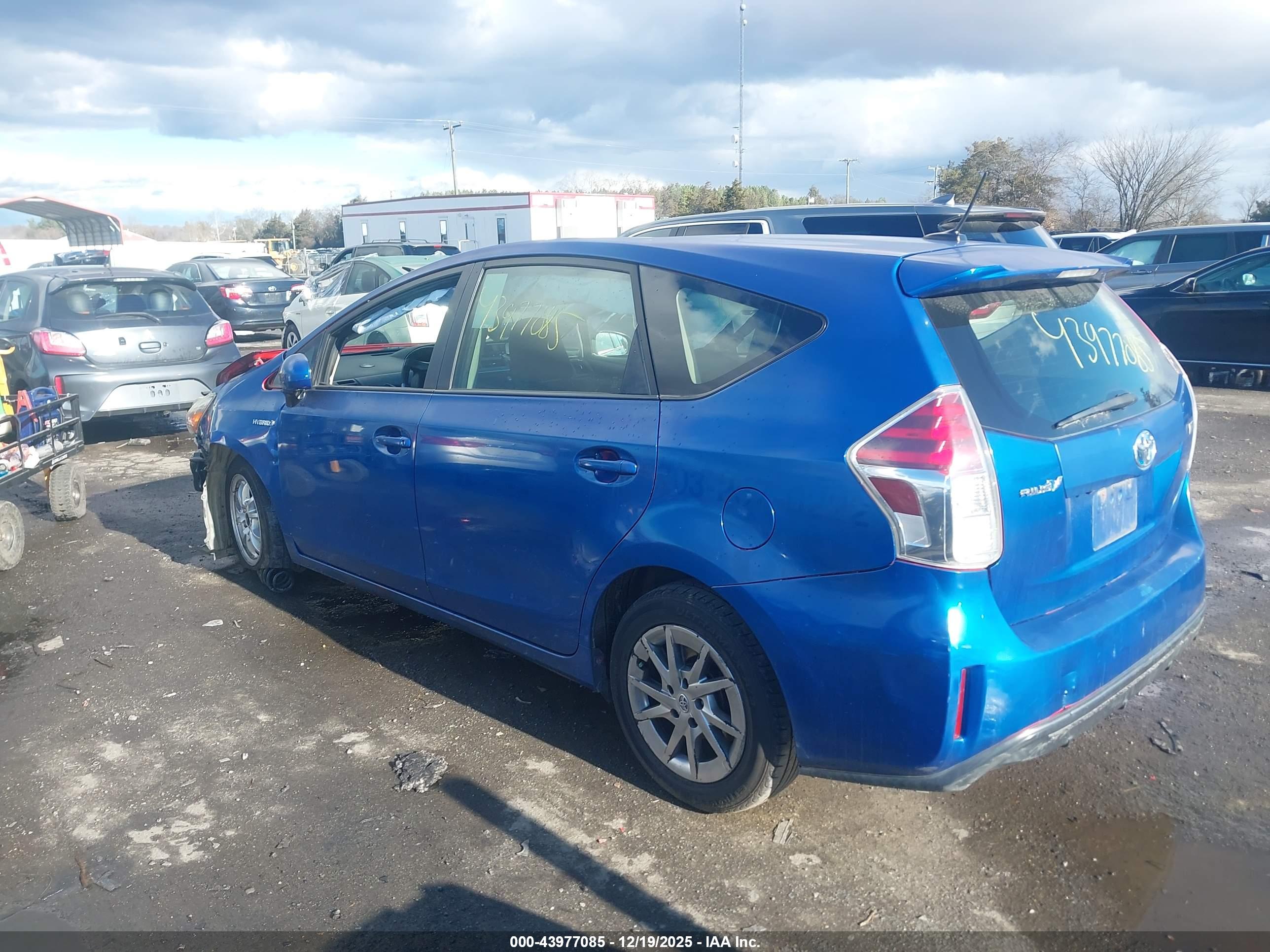 TOYOTA PRIUS image 3