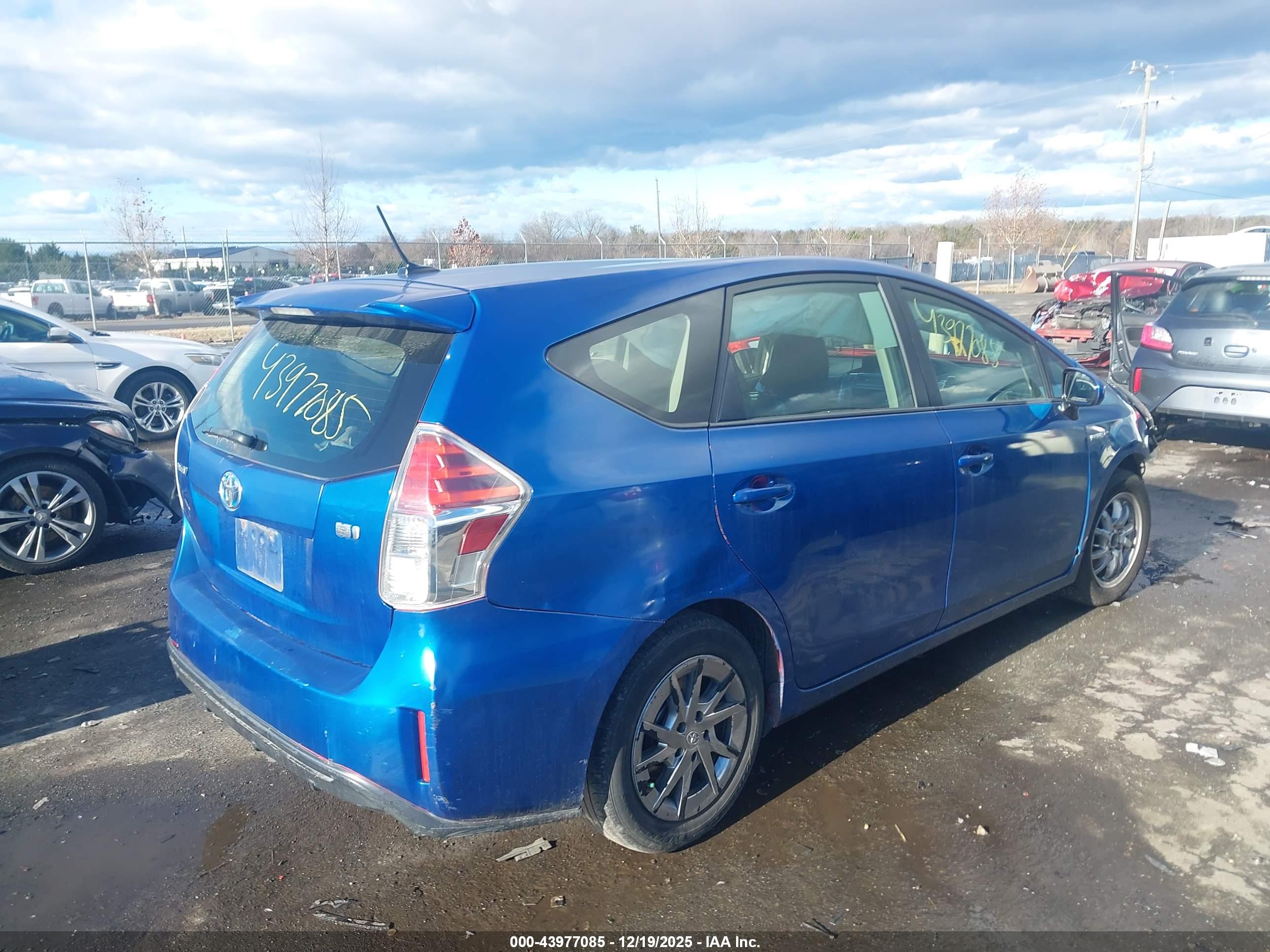 TOYOTA PRIUS image 4