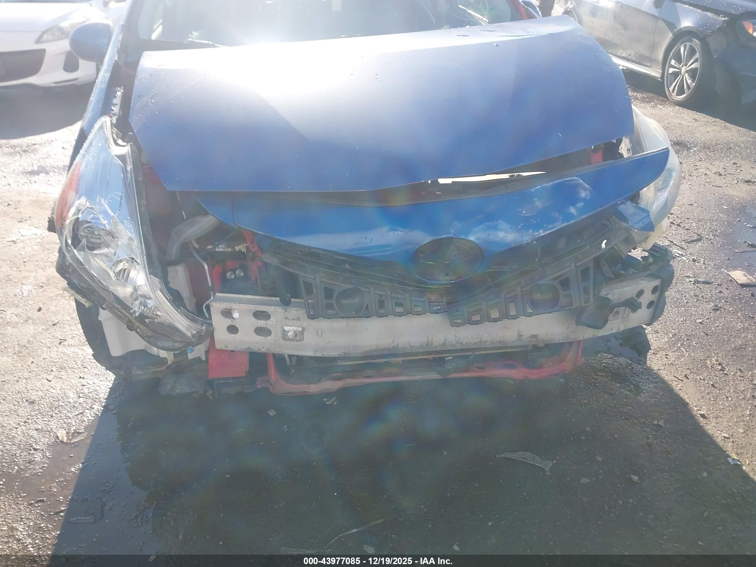 TOYOTA PRIUS image 6