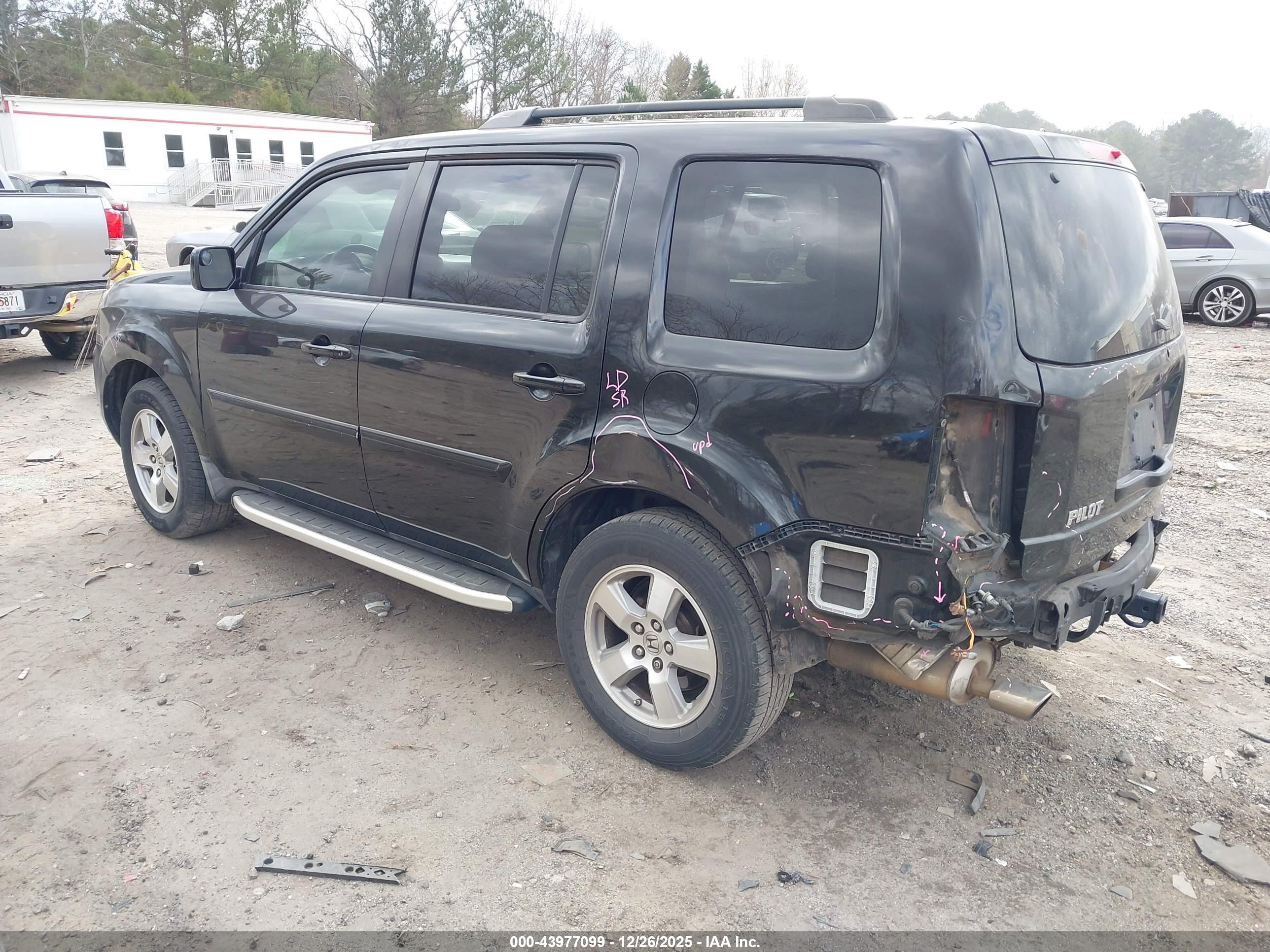 HONDA PILOT image 3