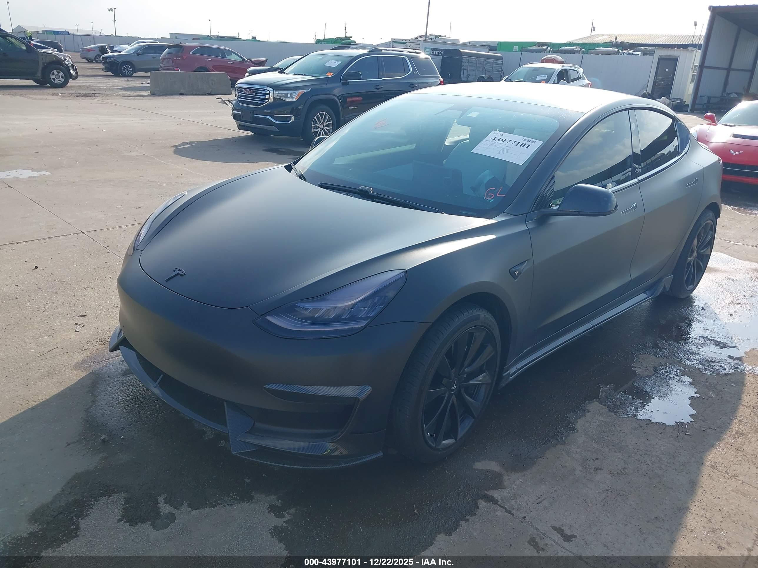 TESLA MODEL image 2