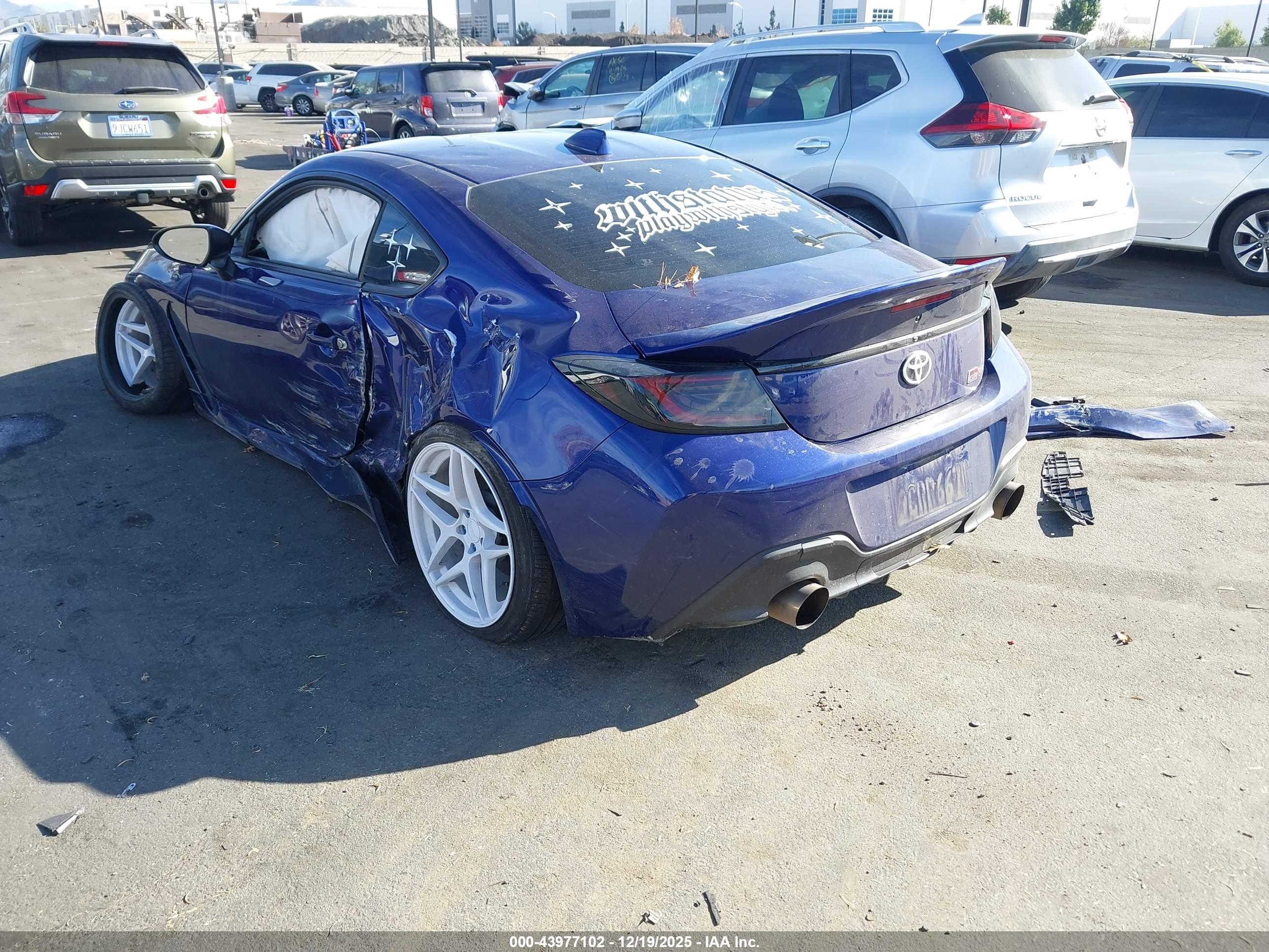 TOYOTA GR86 image 3