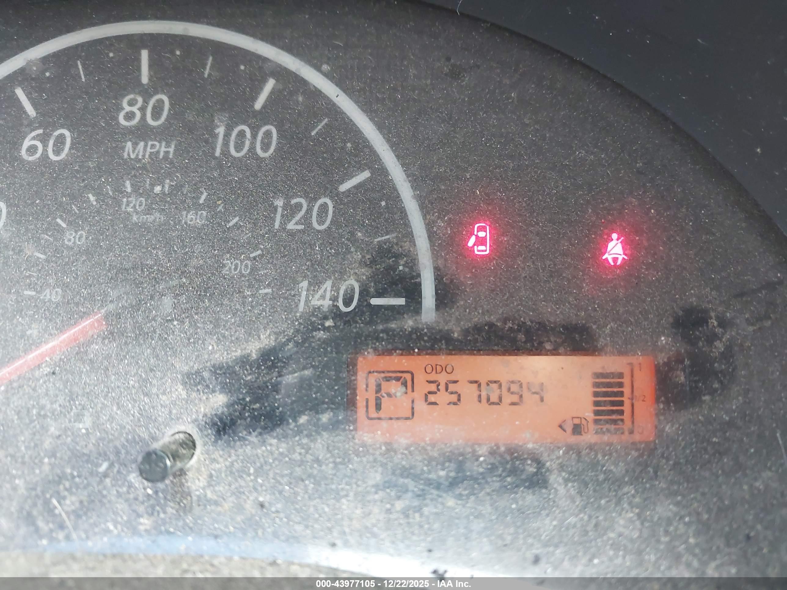 NISSAN VERSA image 7