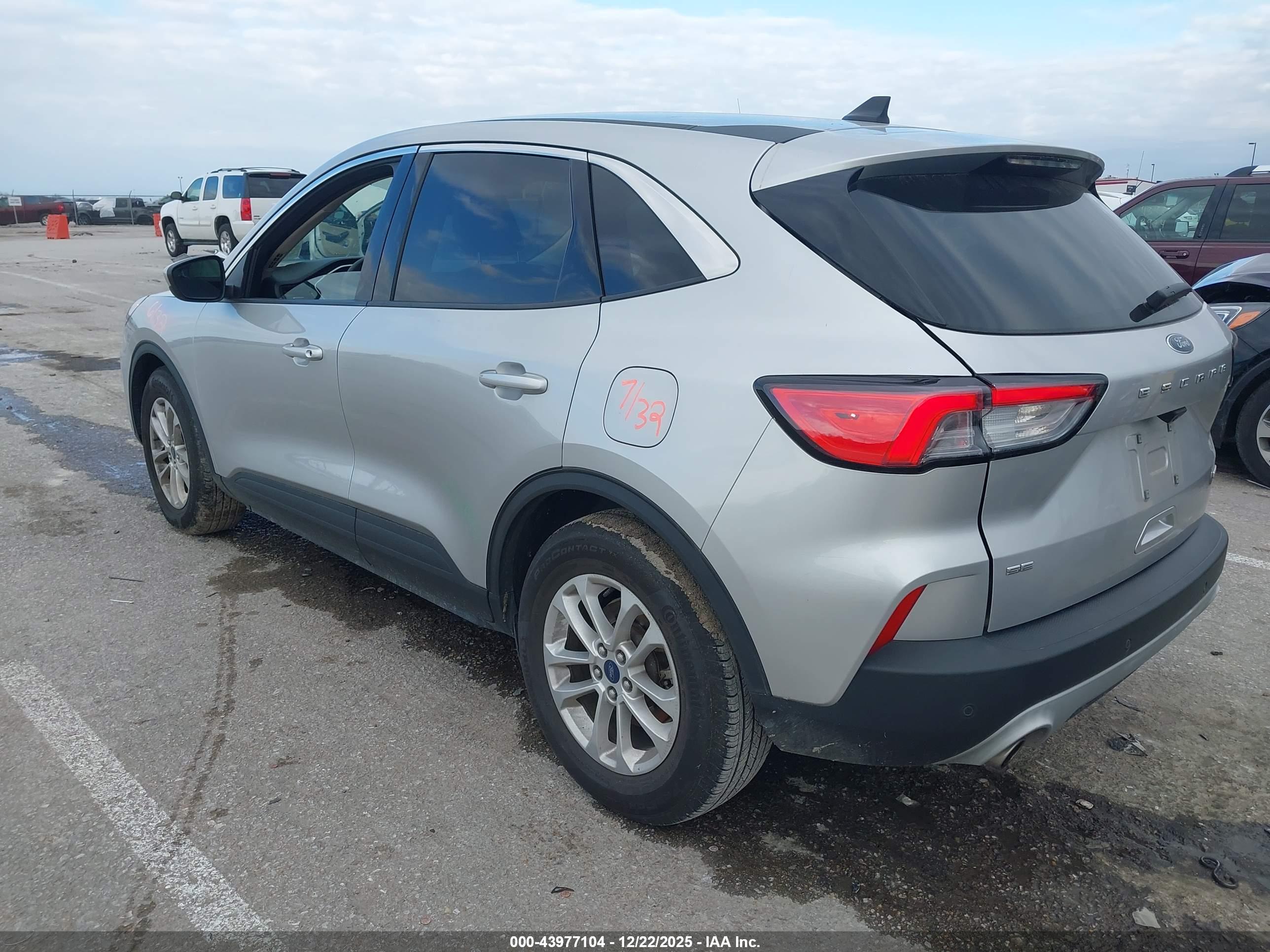 FORD ESCAPE image 3