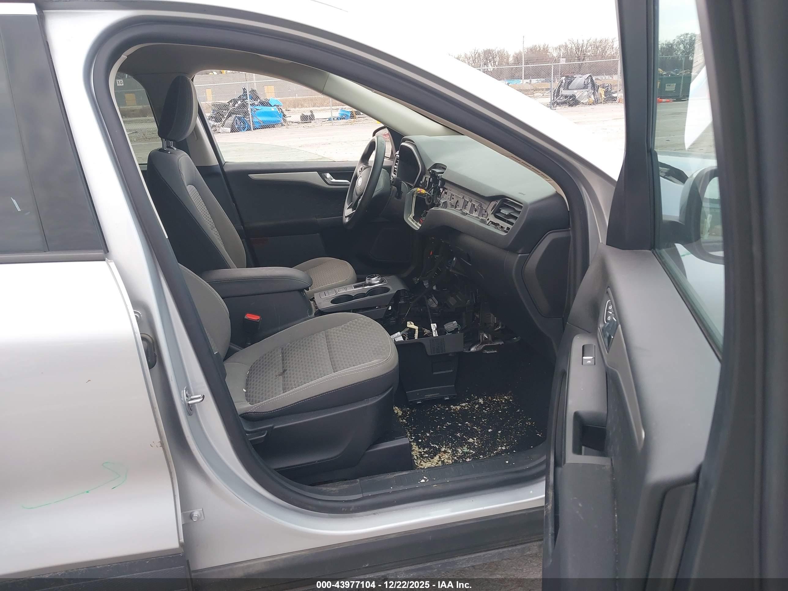 FORD ESCAPE image 5