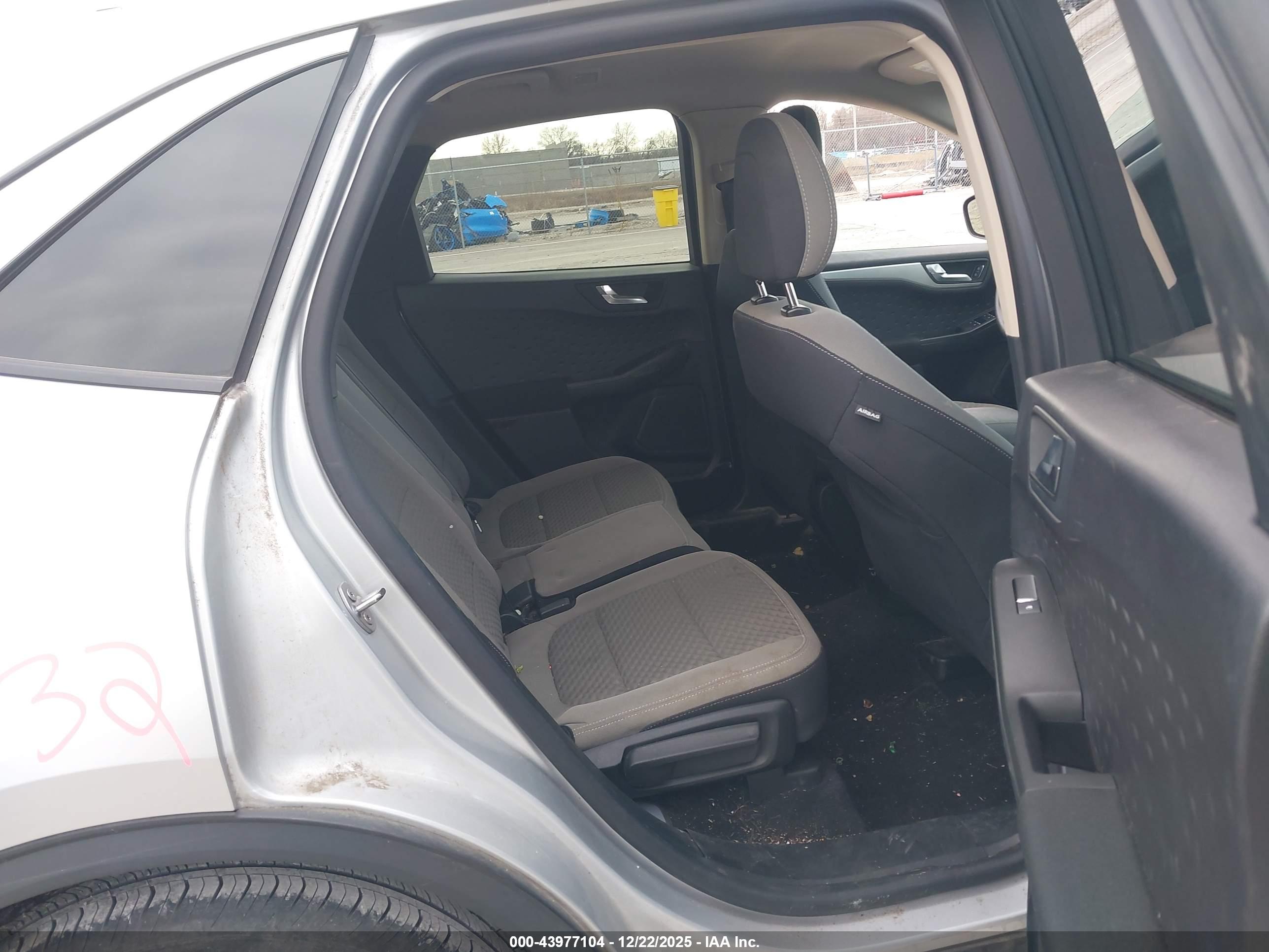 FORD ESCAPE image 8