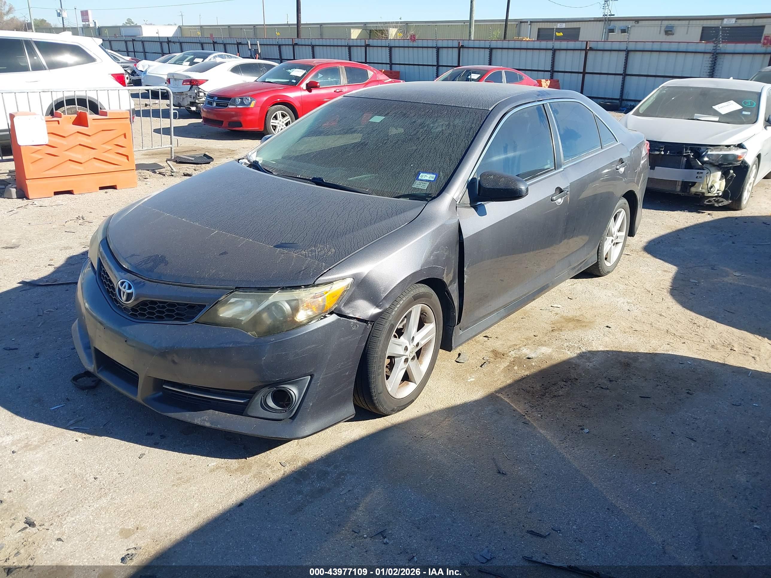 TOYOTA CAMRY image 2