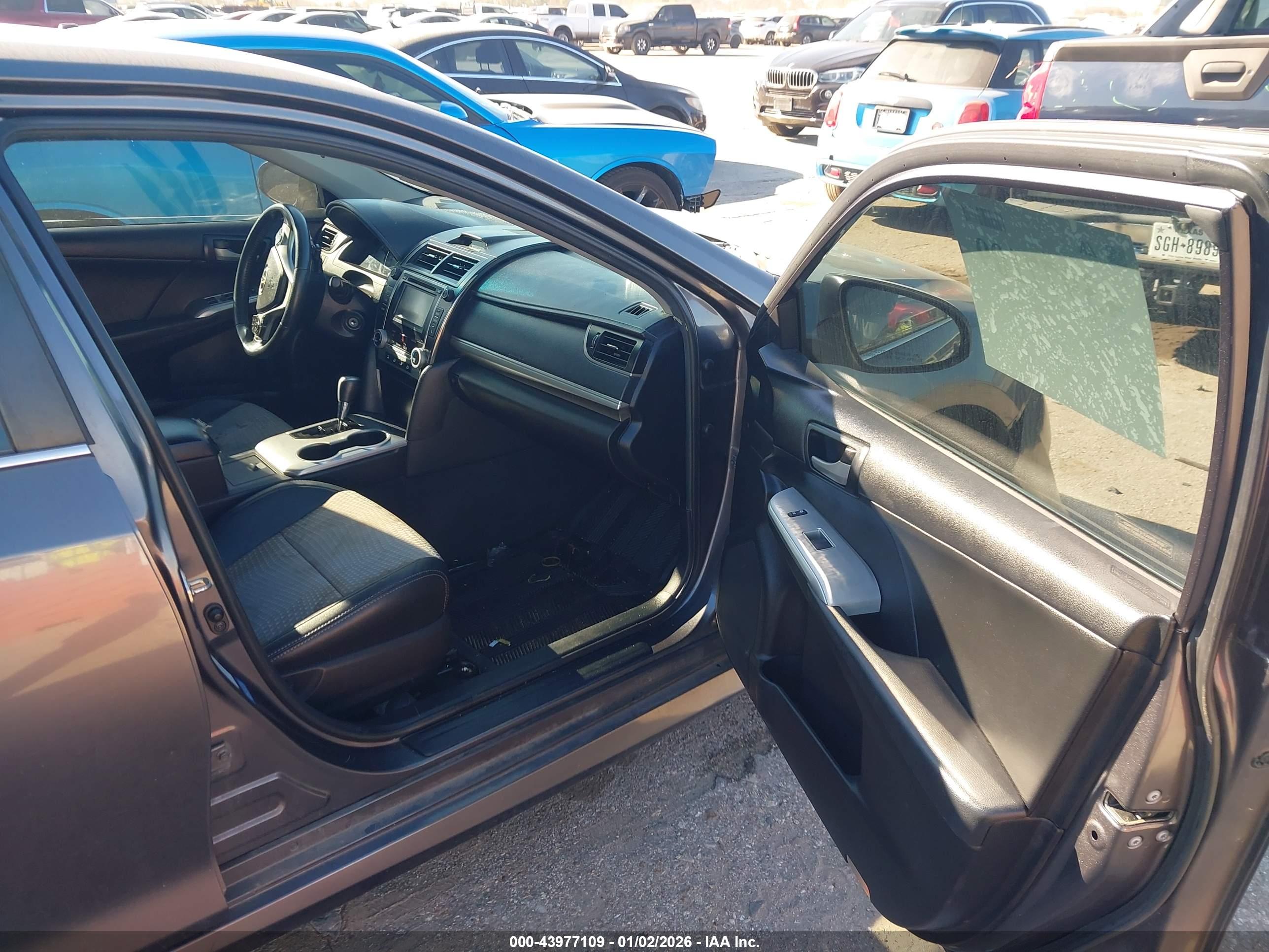 TOYOTA CAMRY image 5