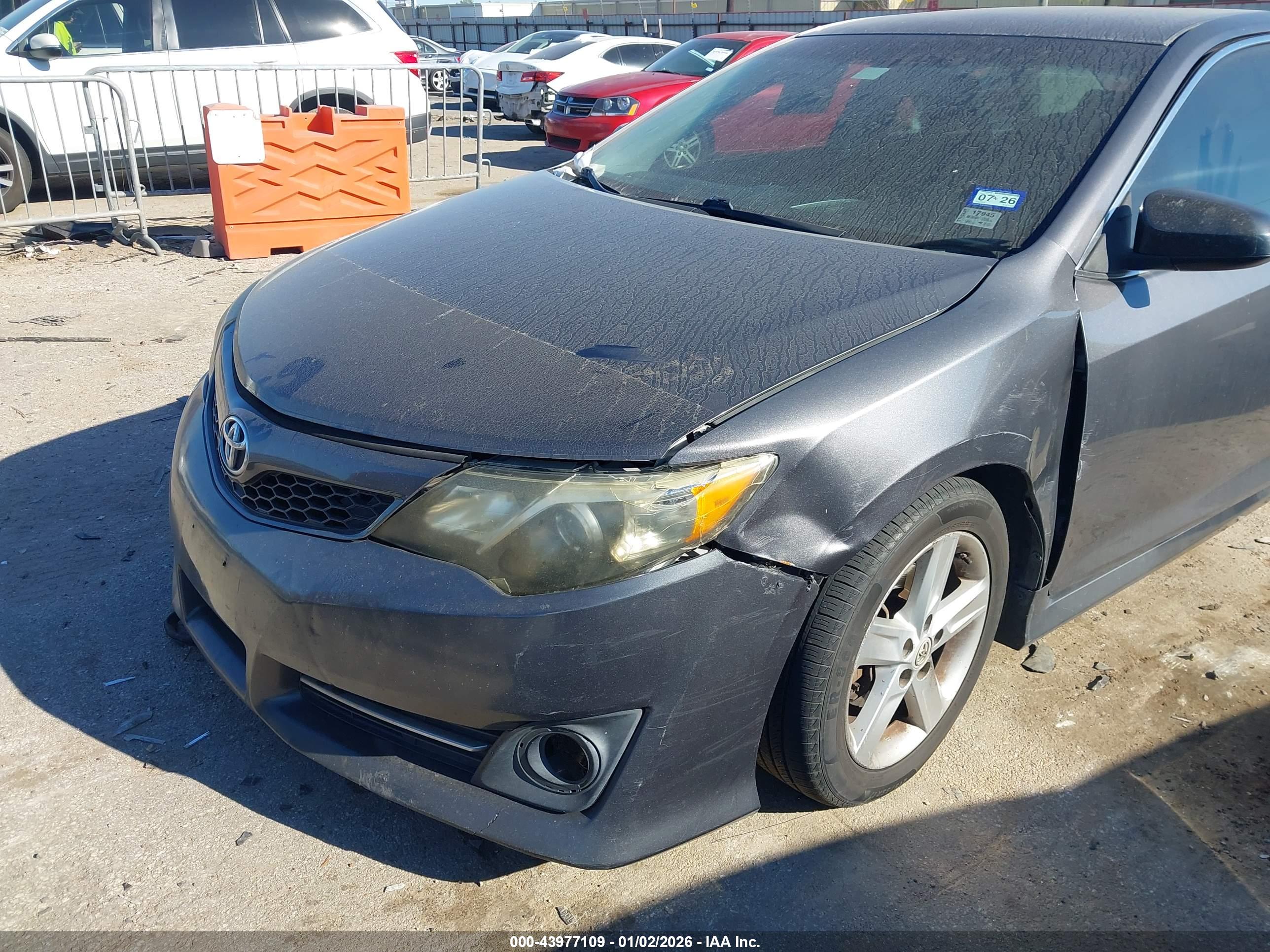 TOYOTA CAMRY image 6