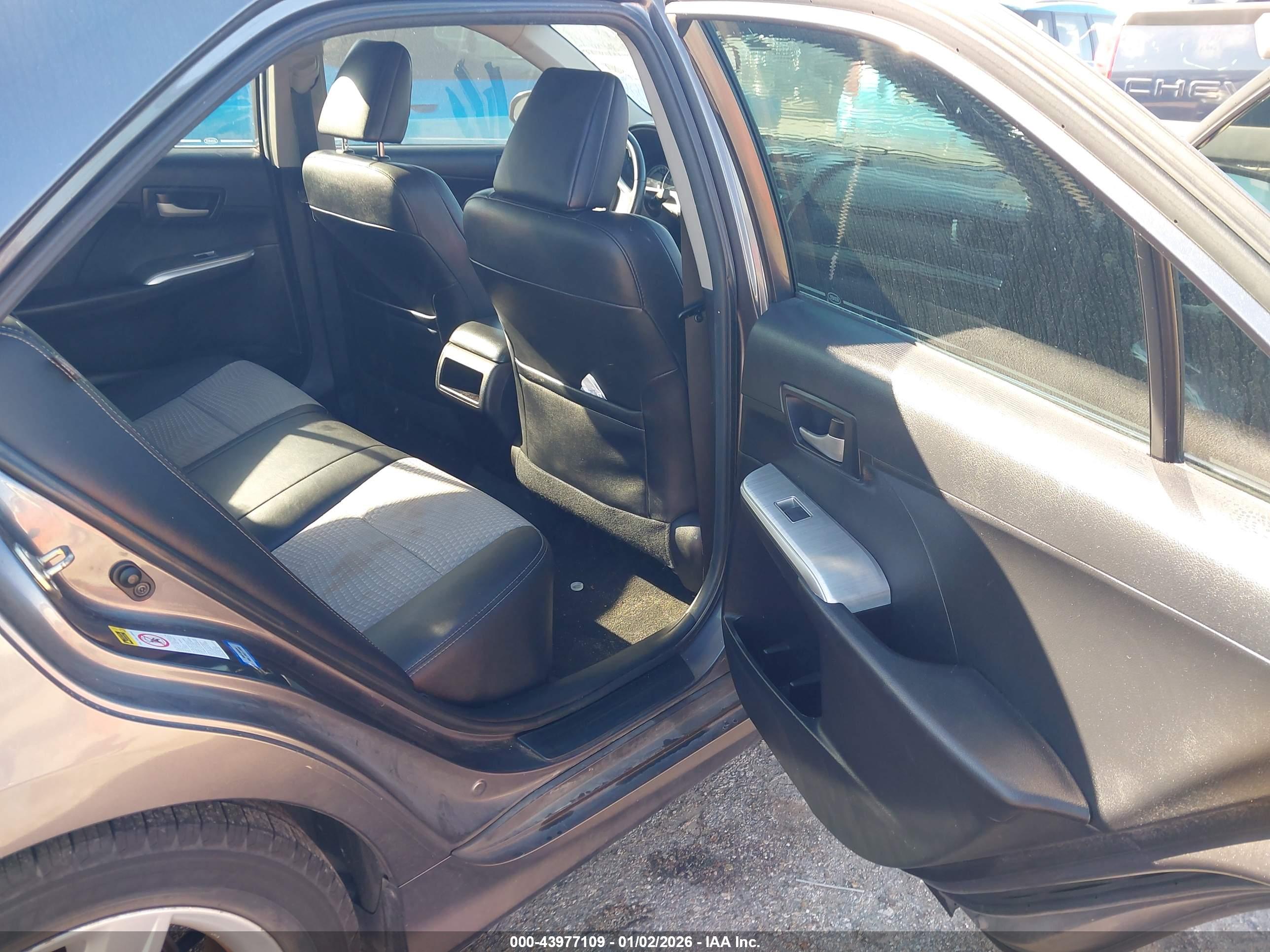 TOYOTA CAMRY image 8