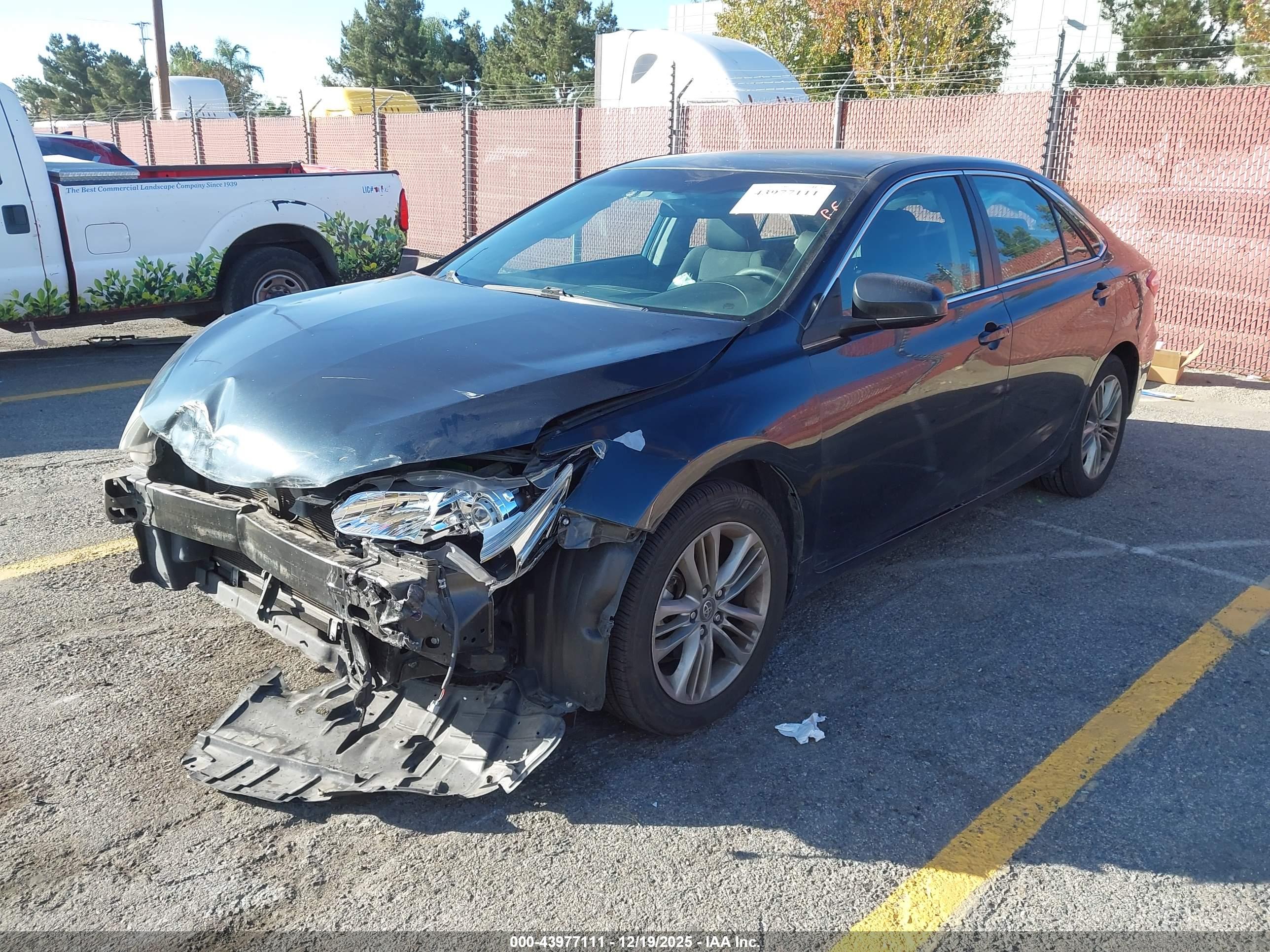 TOYOTA CAMRY image 2
