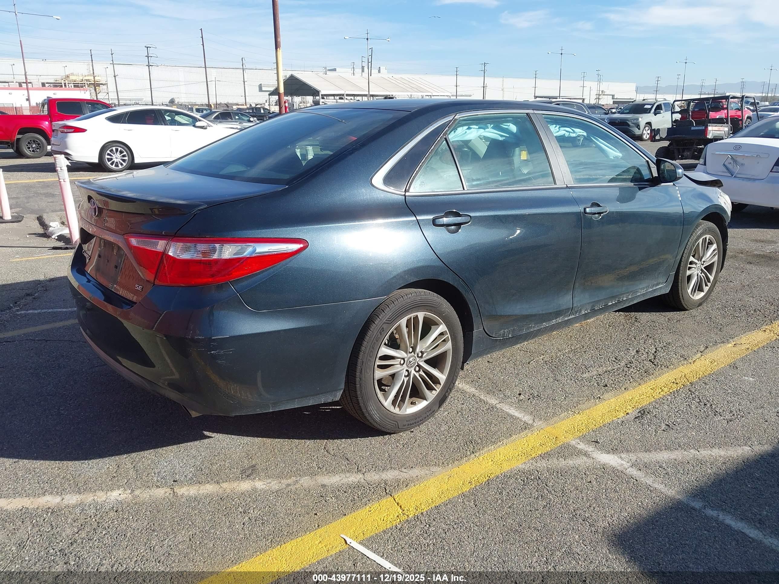 TOYOTA CAMRY image 4