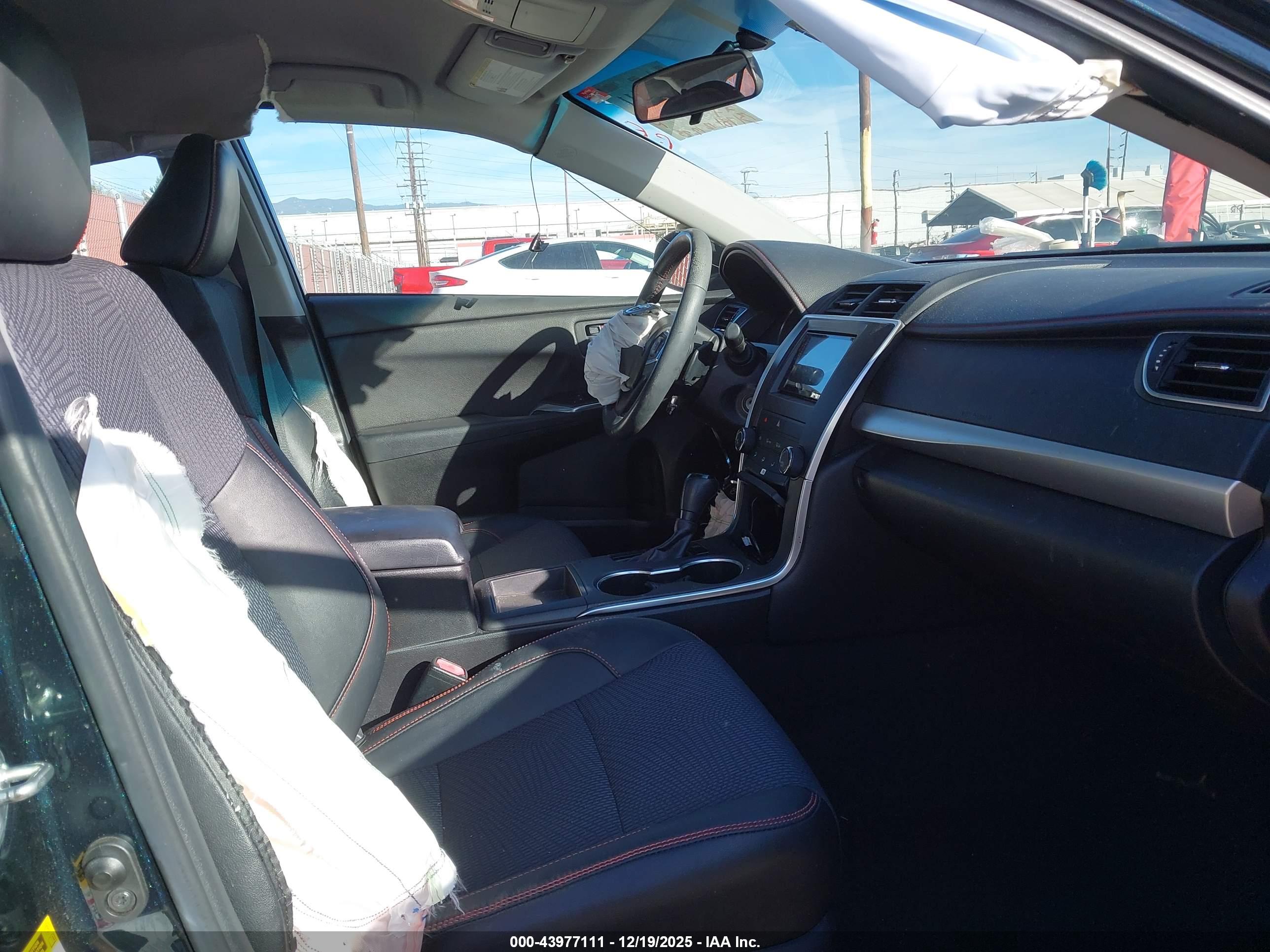 TOYOTA CAMRY image 5