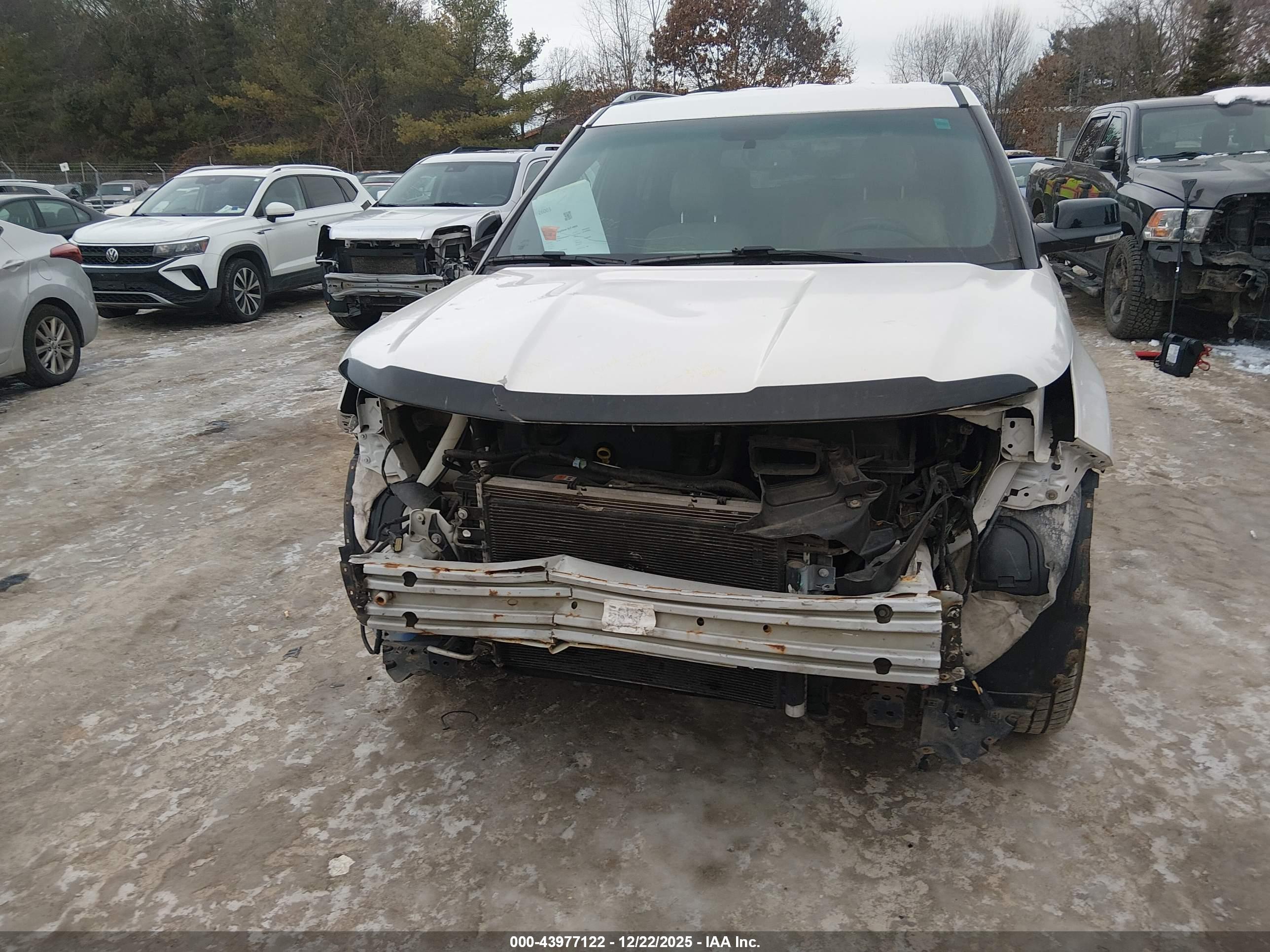 FORD EXPLORER image 6
